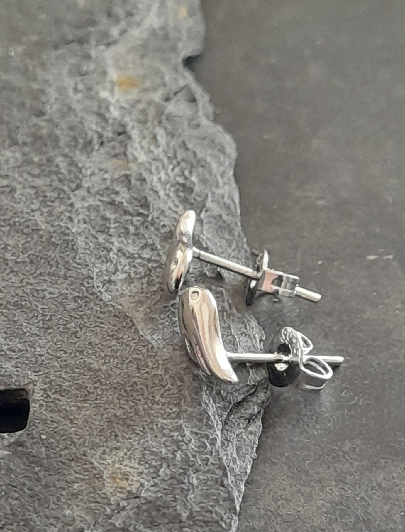 SS770B - Angel Wing stud s/plate 8x4mm