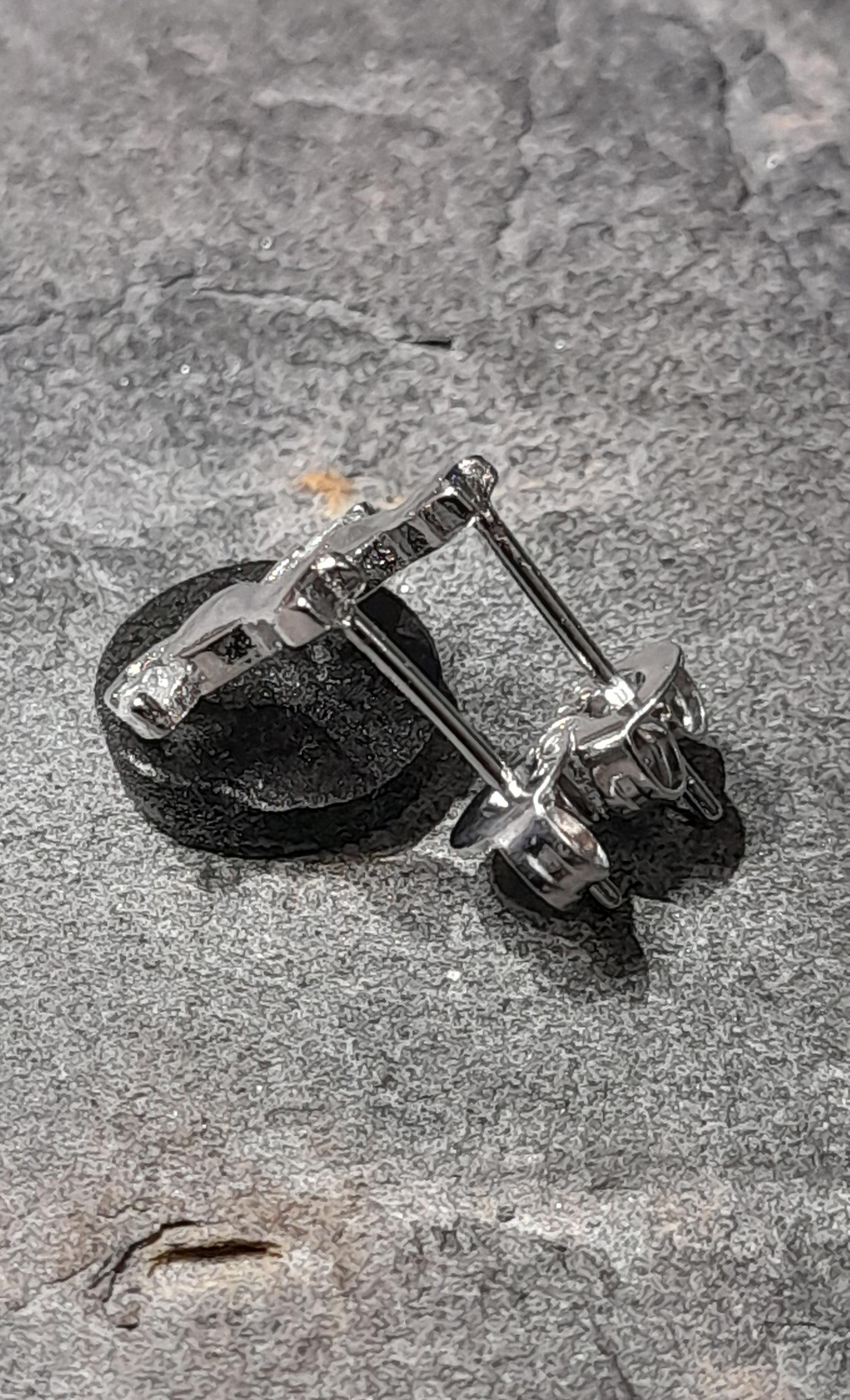SS776B - Sitting Cat with Cz stud s/plate 7mm