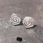 SS778B - Swirl stud s/plate 9mm