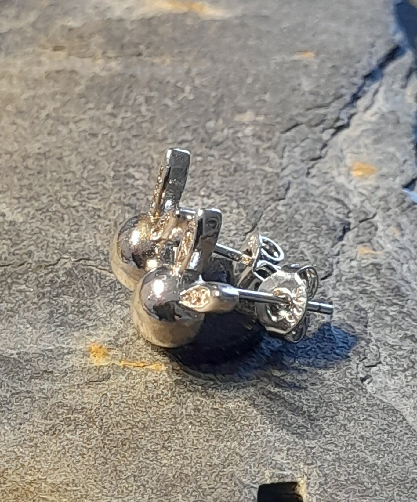 SS790B - Rabbit head with cz s/plate stud 10mm