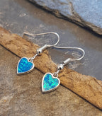 SE546B - HEART BLUE SYN/OPAL E/R S/PLATE 7MM