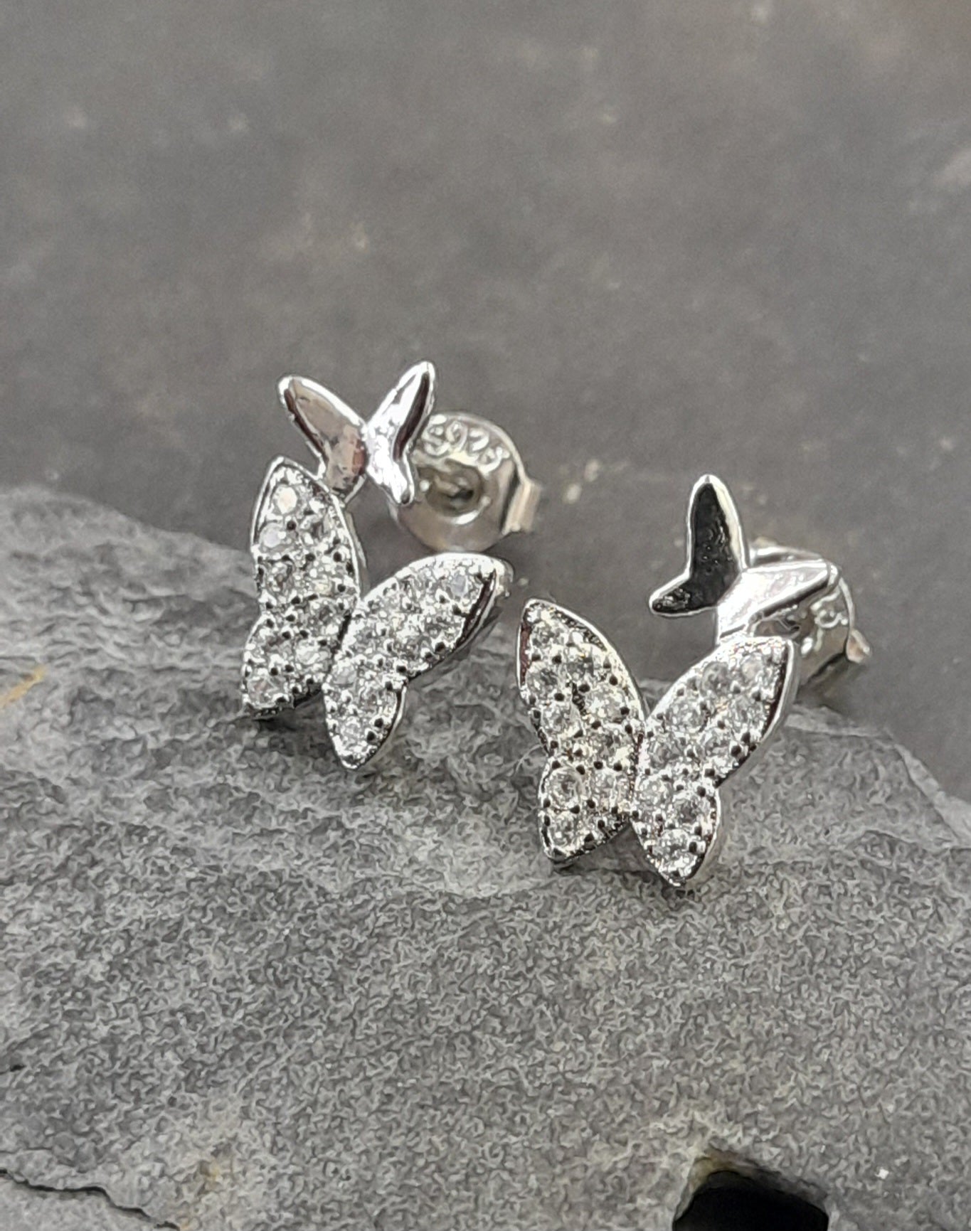 SS816B - BUTTERFLY SILVER PLATE STUD 9X12MM