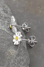 SS815B - FLOWER & BEE SILVER PLATE STUD 10MM&7MM