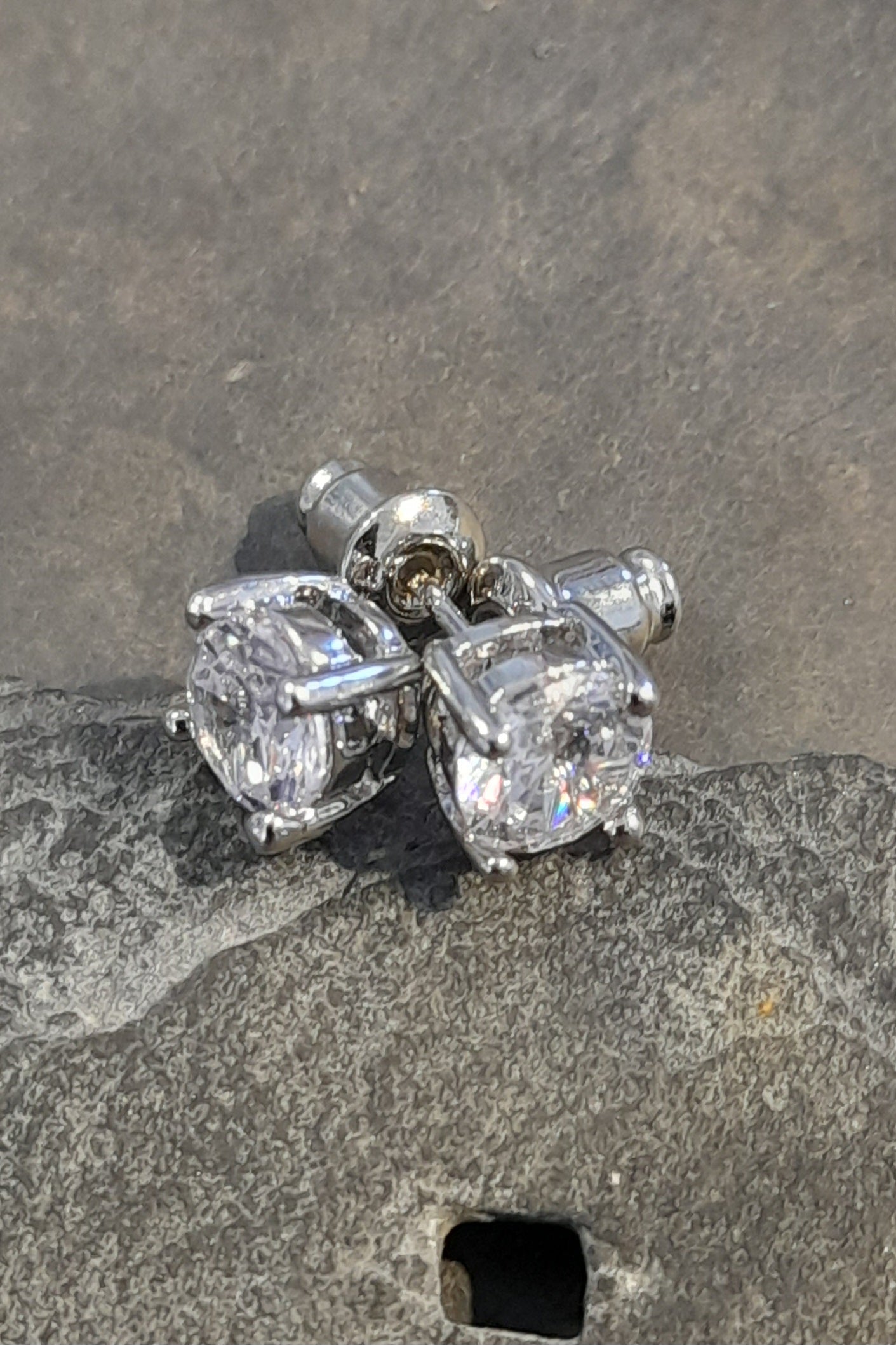 SS847B - 6MM WATERPROOF CZ PLATED STUD
