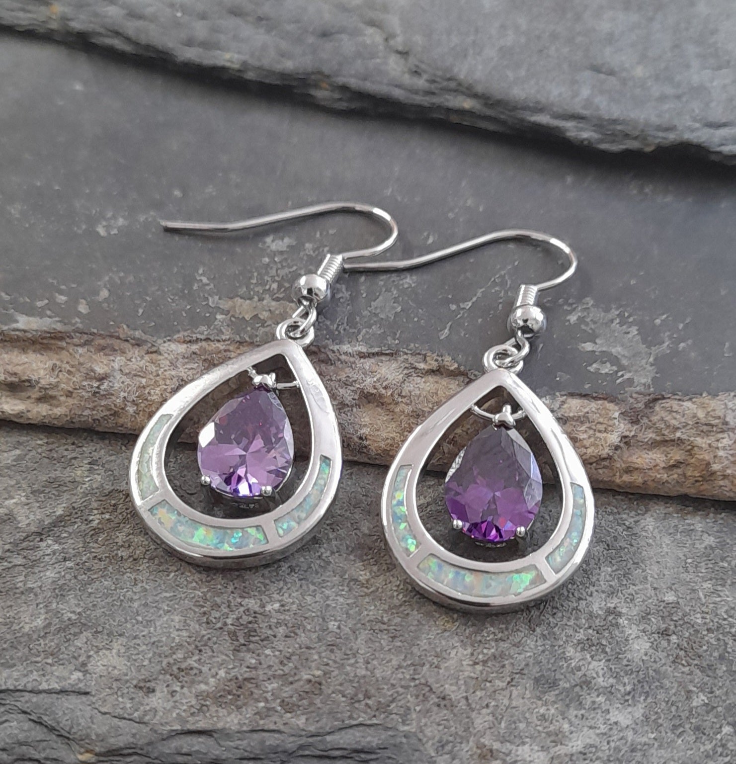 SE567B - 20X15MM S/PLATE SYN OPAL TEARDROP CZ ER