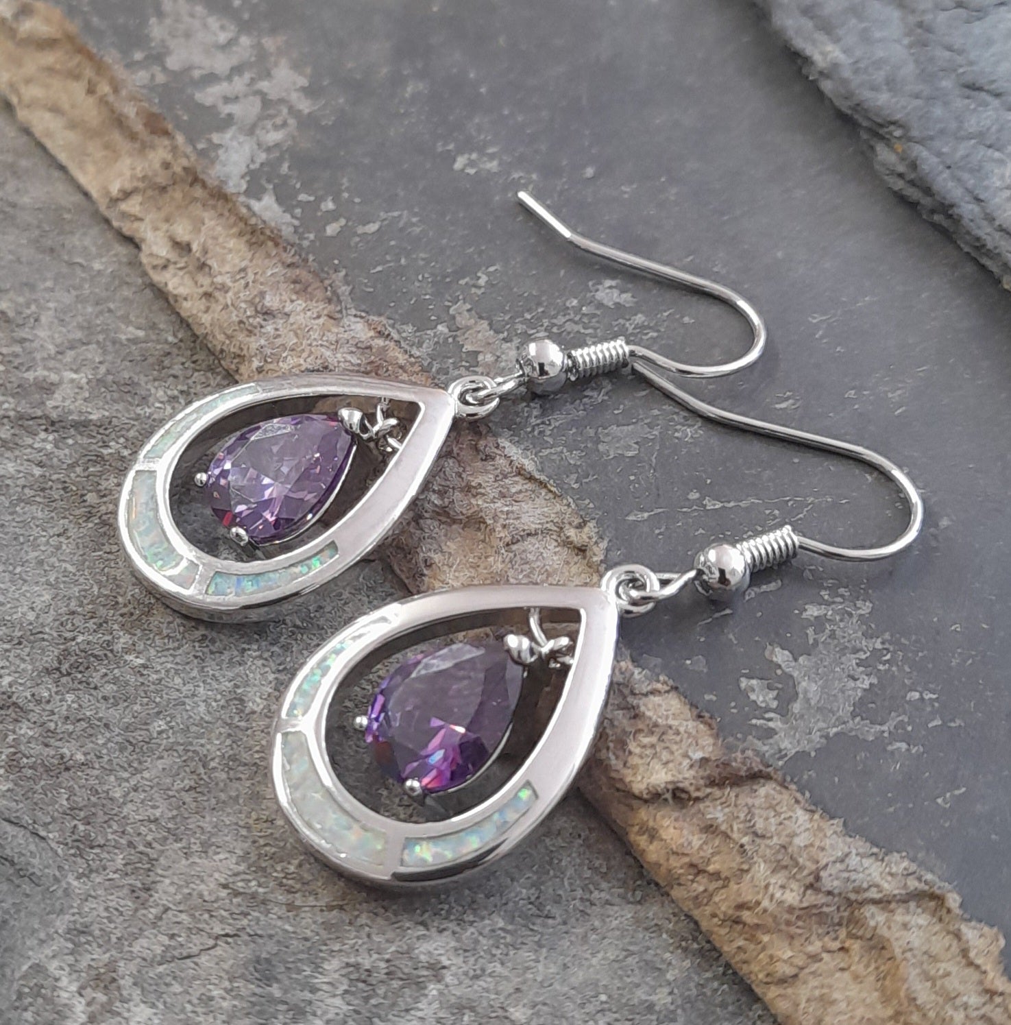 SE567B - 20X15MM S/PLATE SYN OPAL TEARDROP CZ ER