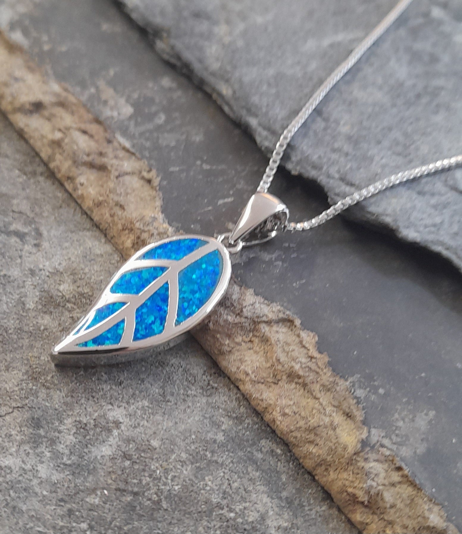 SP528BC - 20MM LEAF SYN OPAL S/PLATE PD