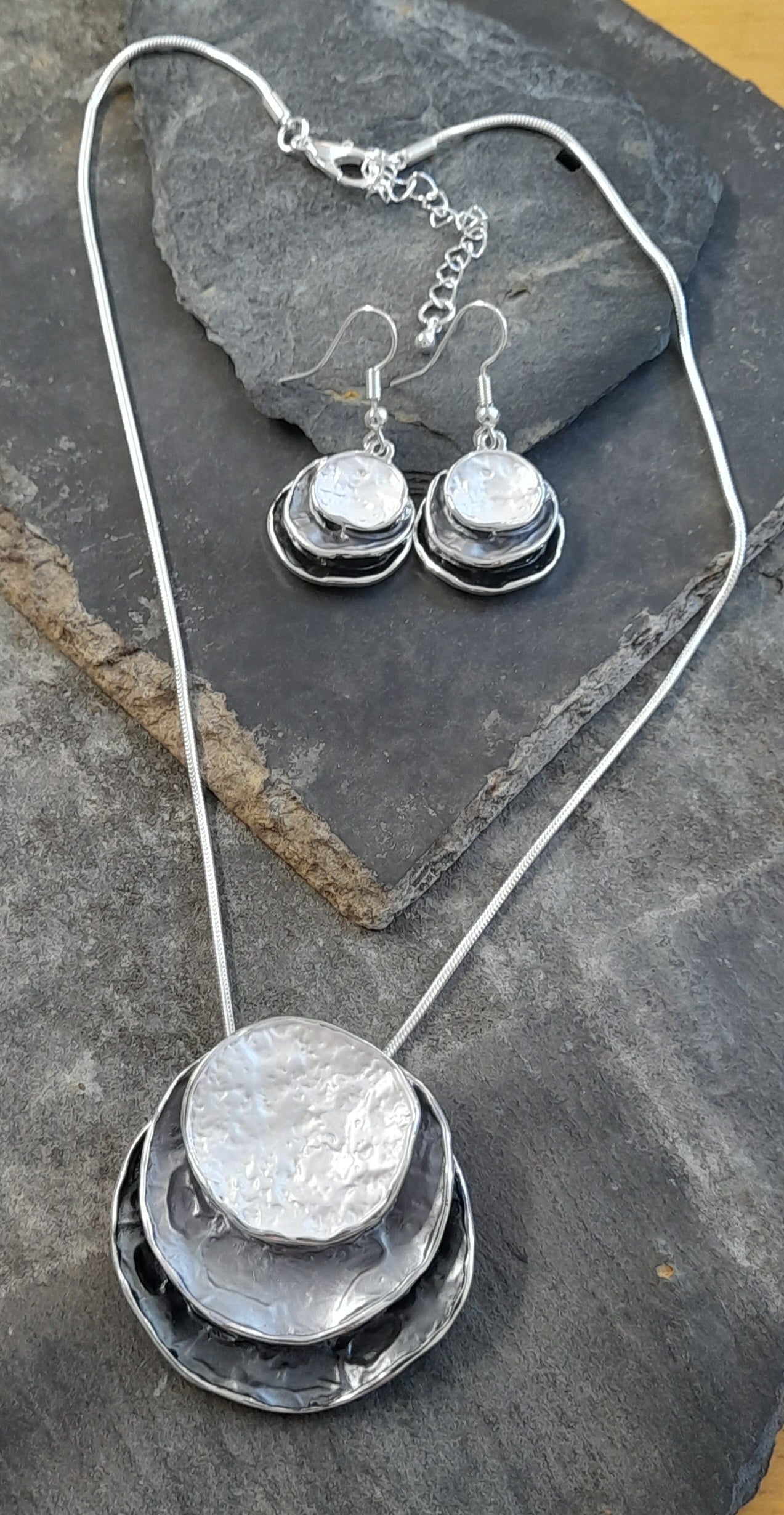 BLF001 - GREY OFF SET CIRCLE SET