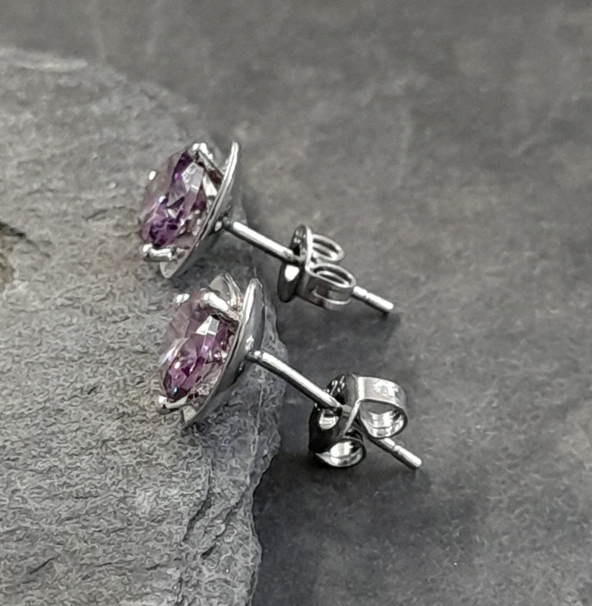 SS853B - 9MM HEART PURPLE CZ SILVER PLATE STUD
