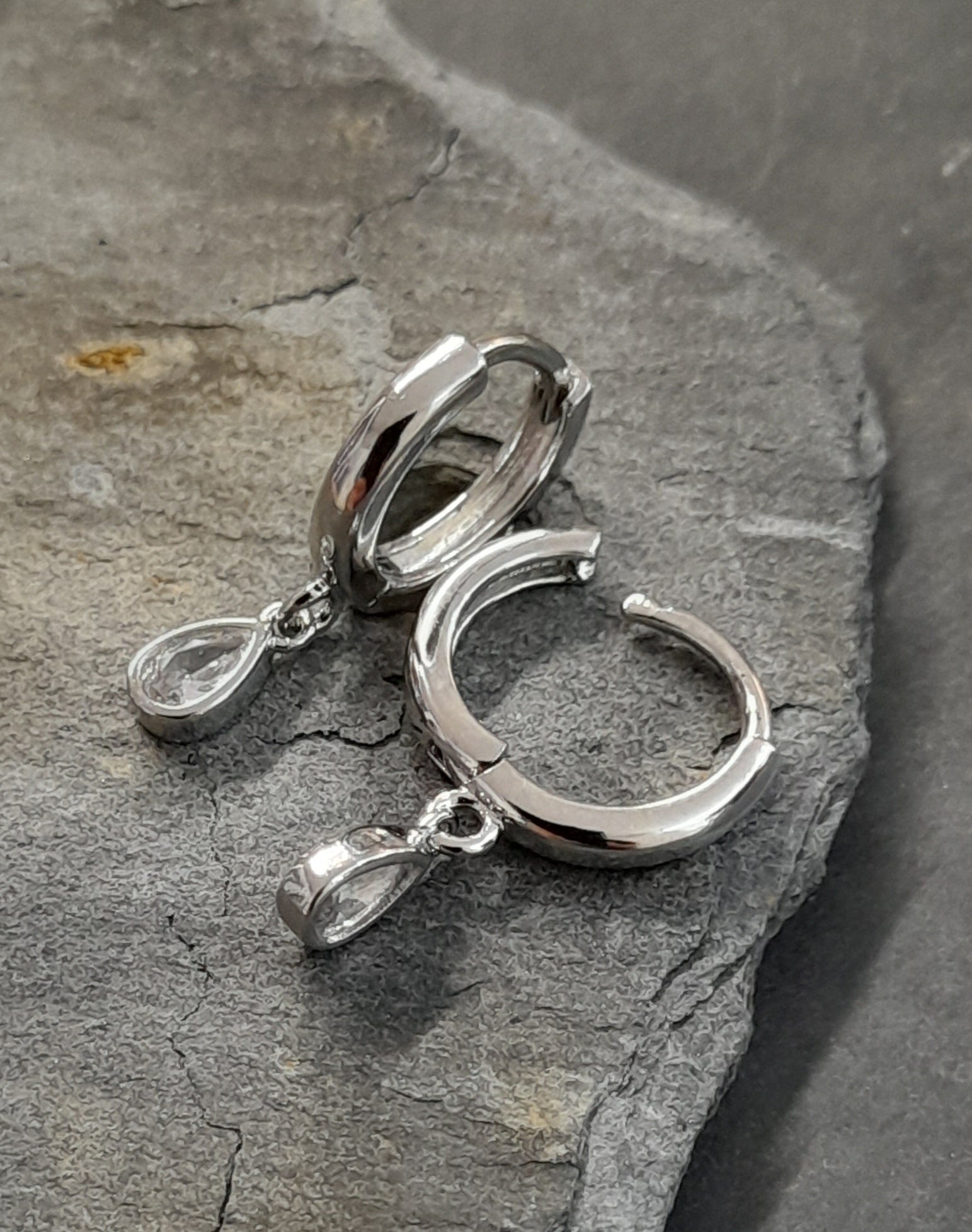 SE571B - 12MM CZ TEARDROP HOOP SILVER PLATE ER