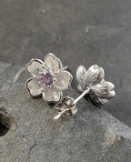 SS854B - 10MM FLOWER WITH CZ SILVER PLATE STUD