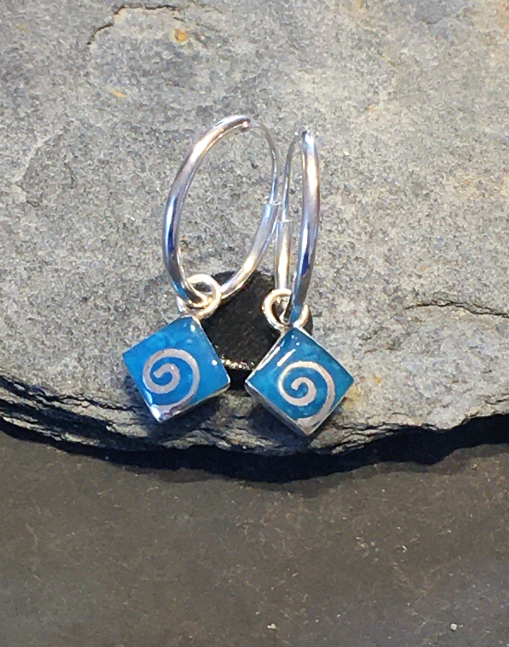 1.2 X 14mm Hoop With Blue Swirl Sq Charm