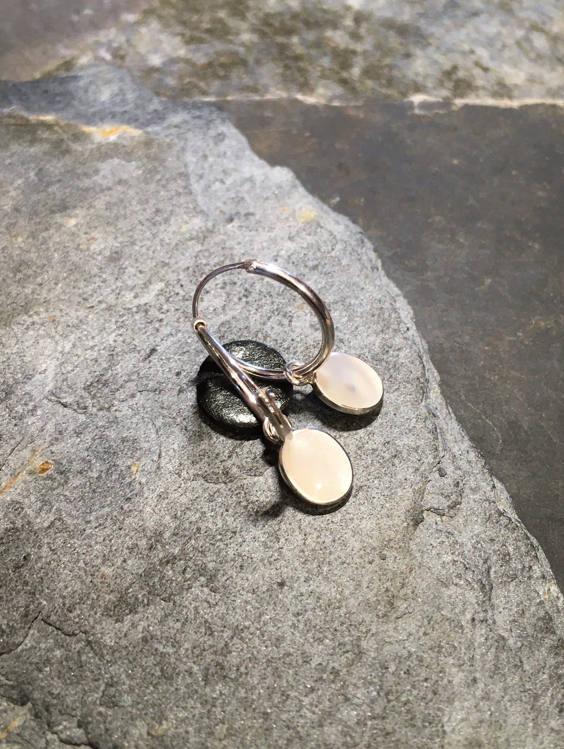 1.2 X 14mm Hoop With Mother of Pearl Oval Charm