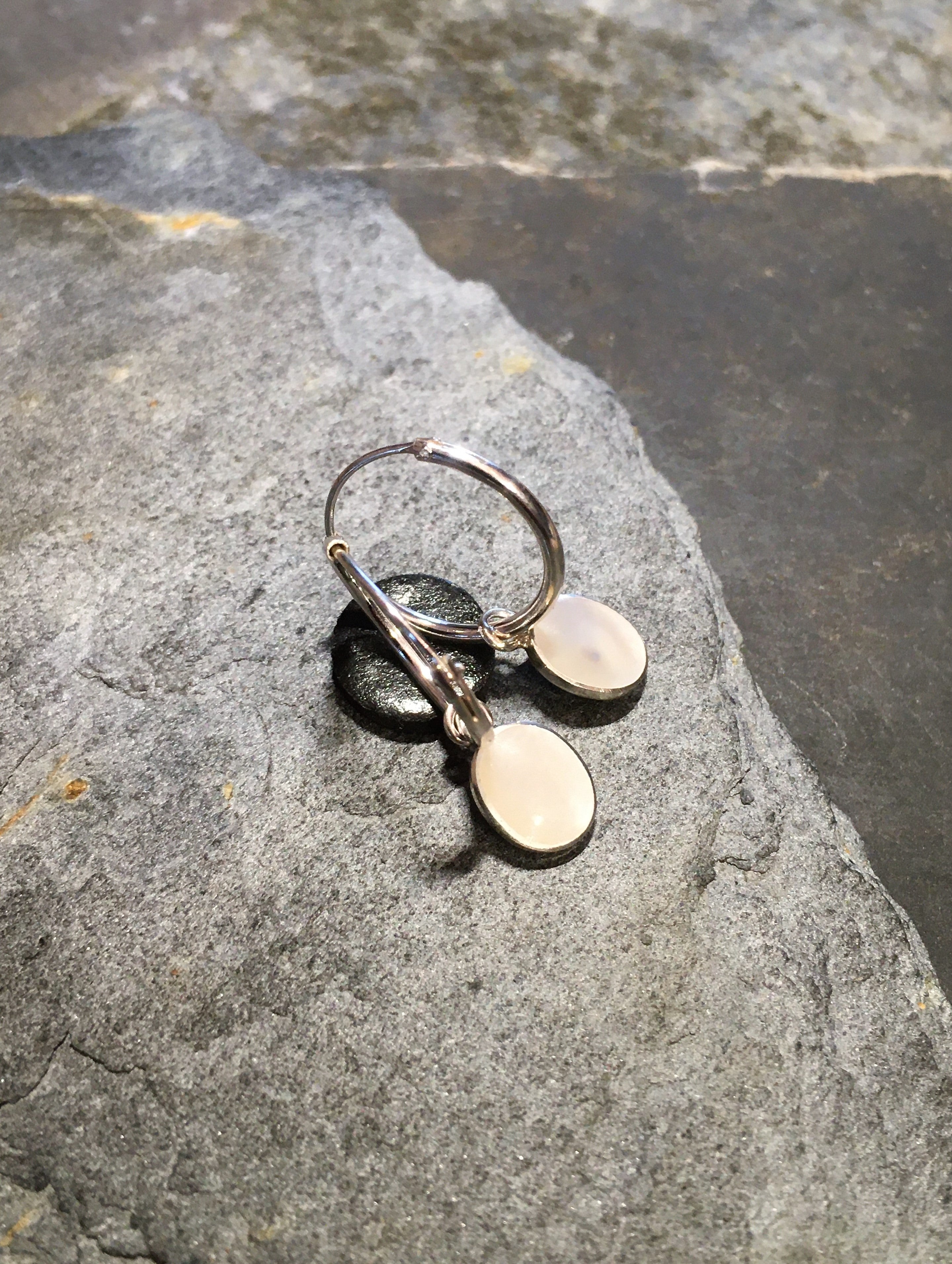 1.2 X 14mm Hoop With Mother of Pearl Oval Charm