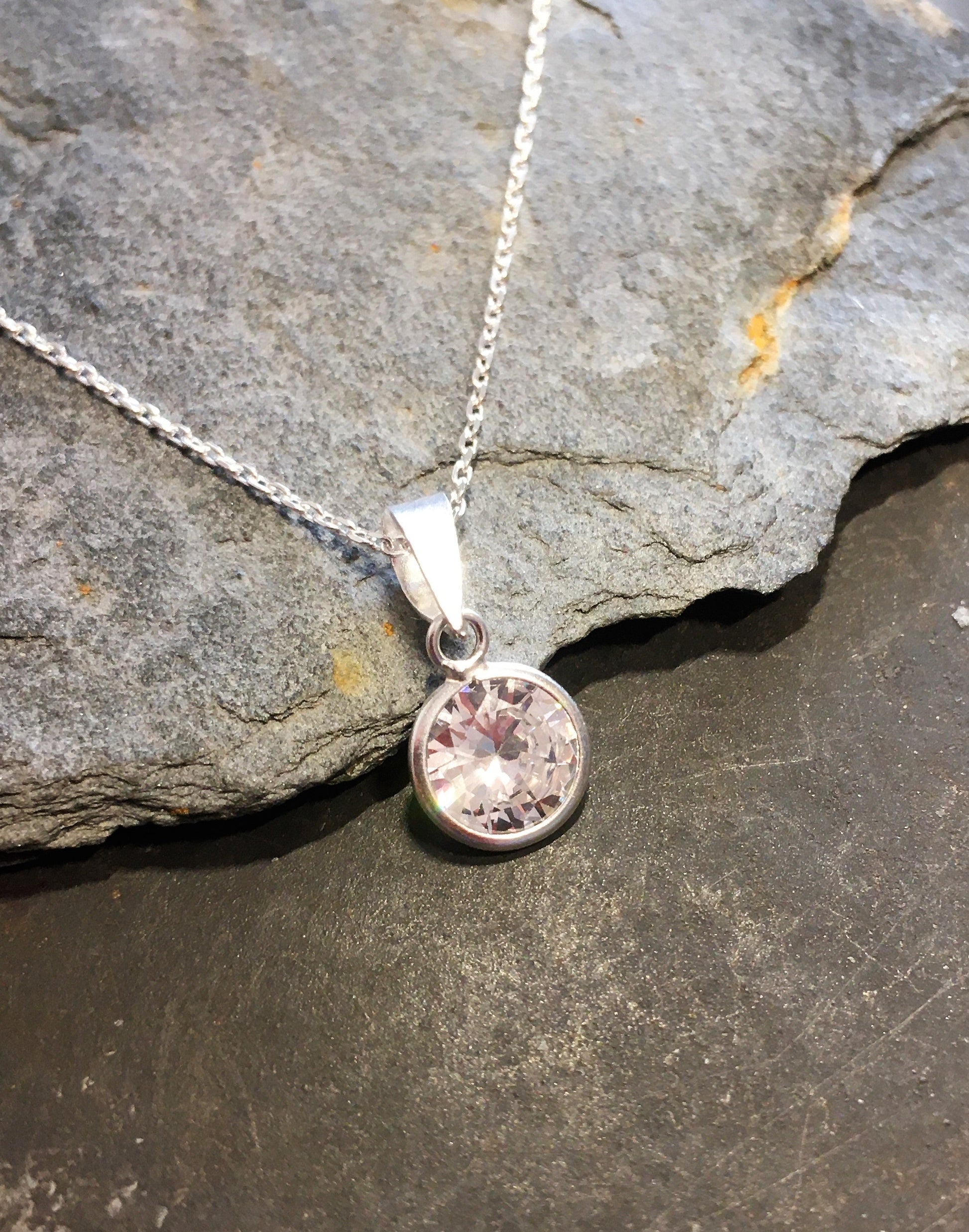 Round Cubic Zirconia Pendant 7mm