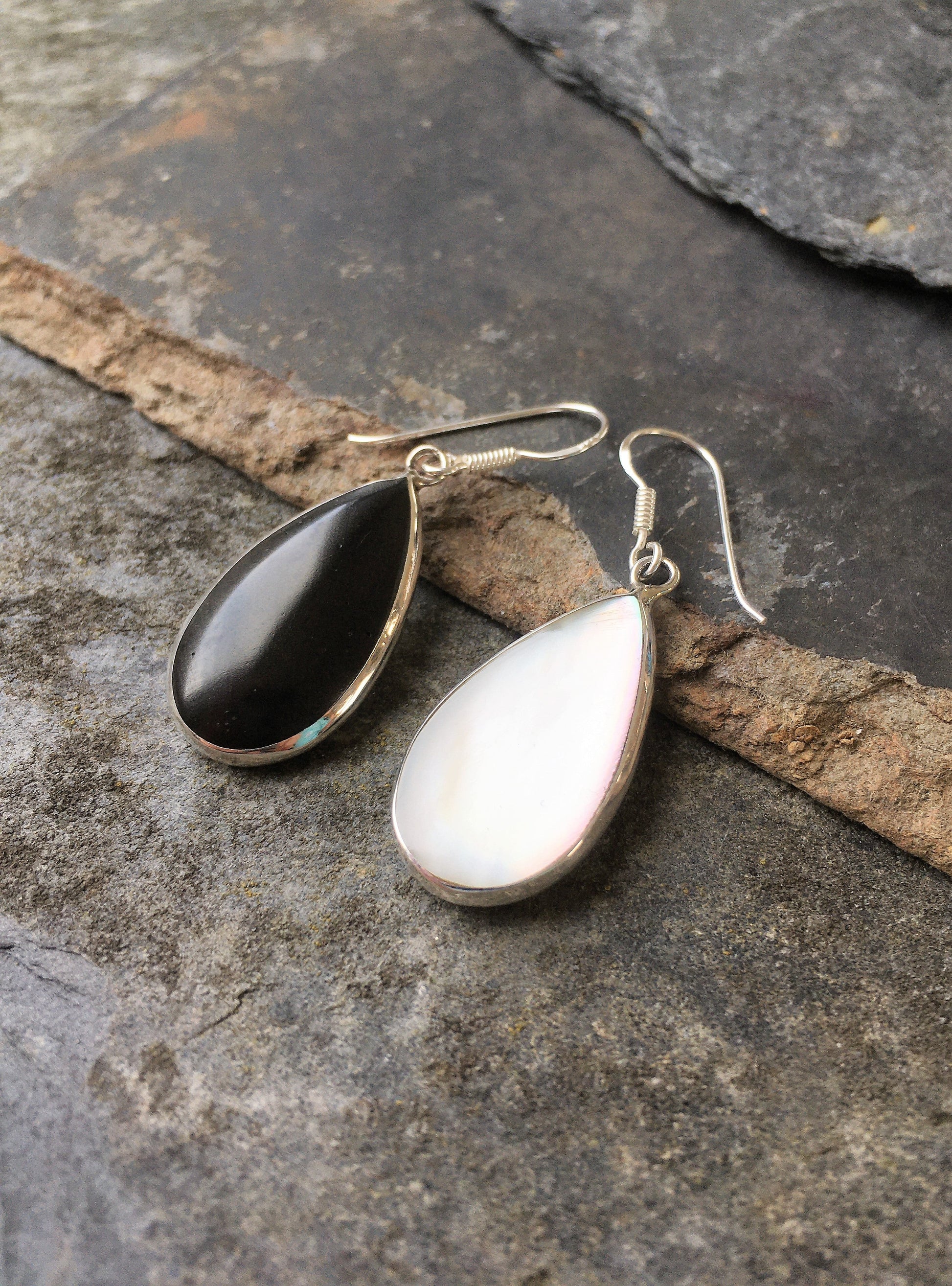 25mm Black/Mother of Pearl Teardrop Earring