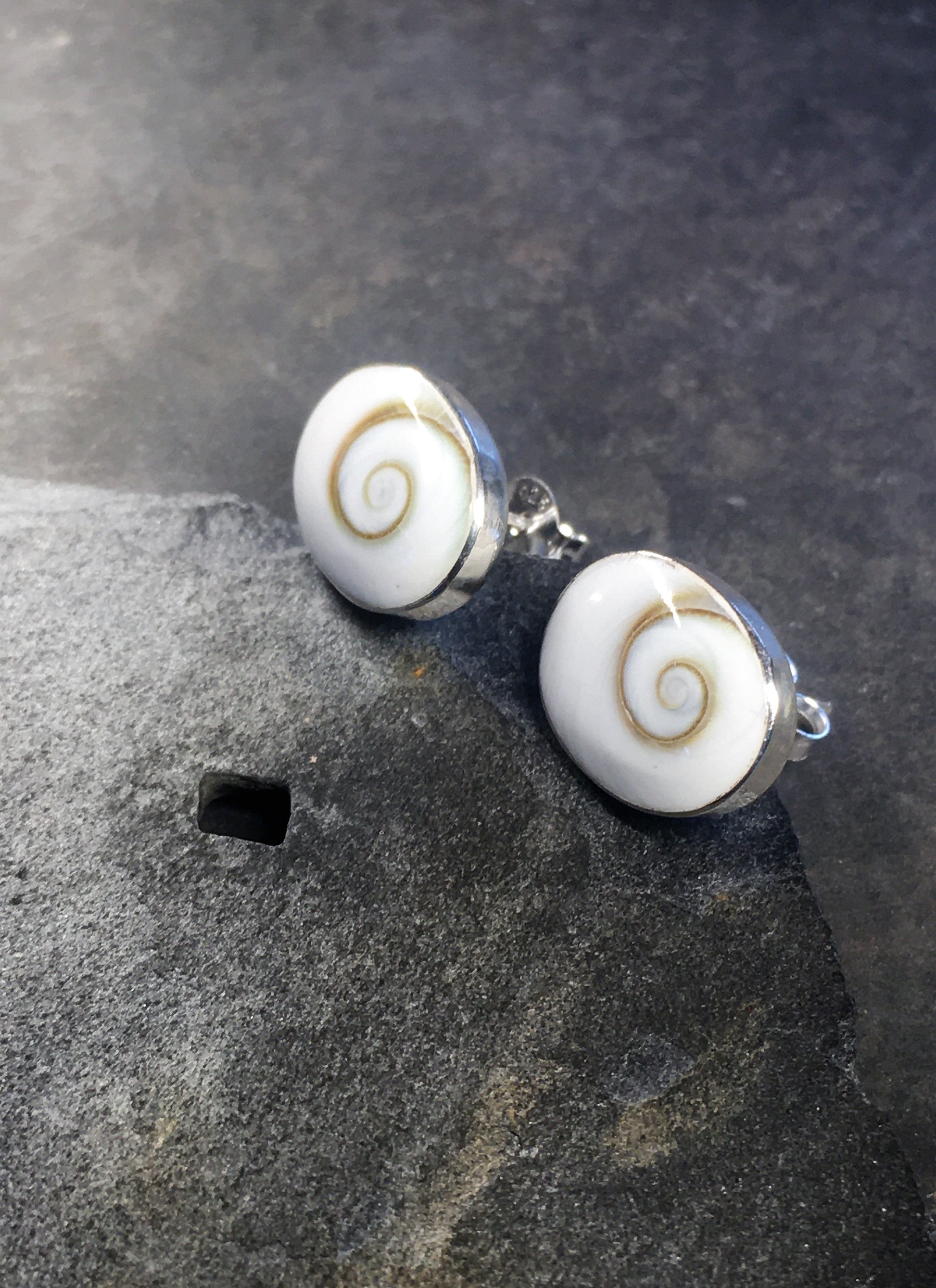 Oval Shiva Eye Stud 10 X 13mm