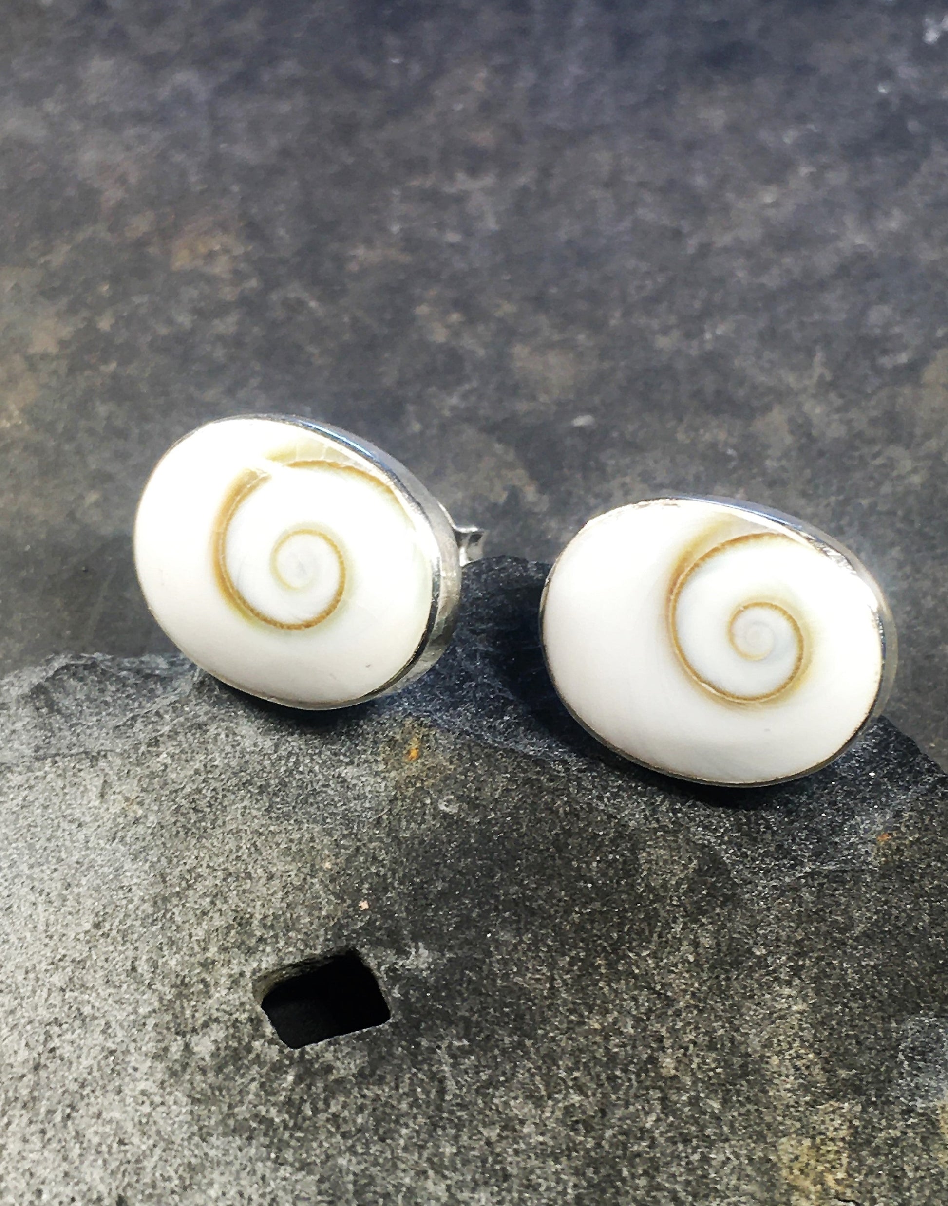 Oval Shiva Eye Stud 10 X 13mm