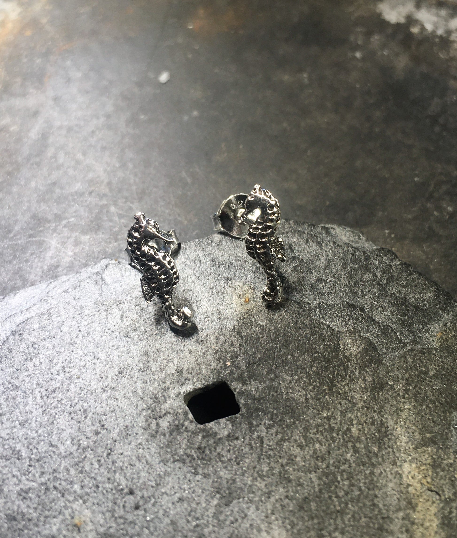 Seahorse Stud 11mm