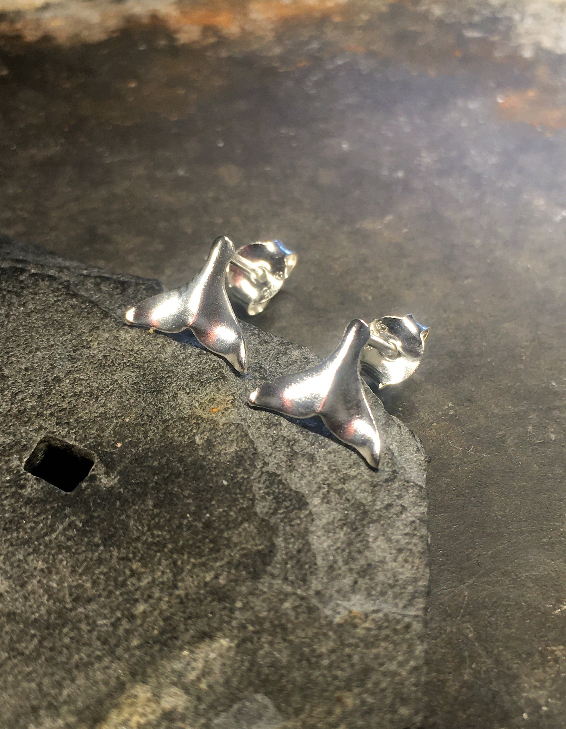 Silver Whale Tail Stud 10 X 7mm