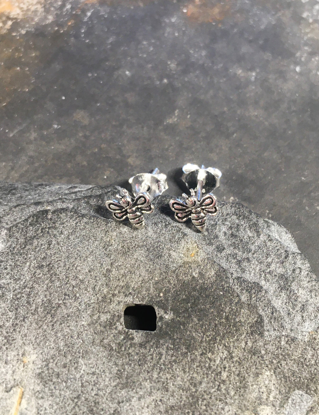 Silver Bee Stud 6mm