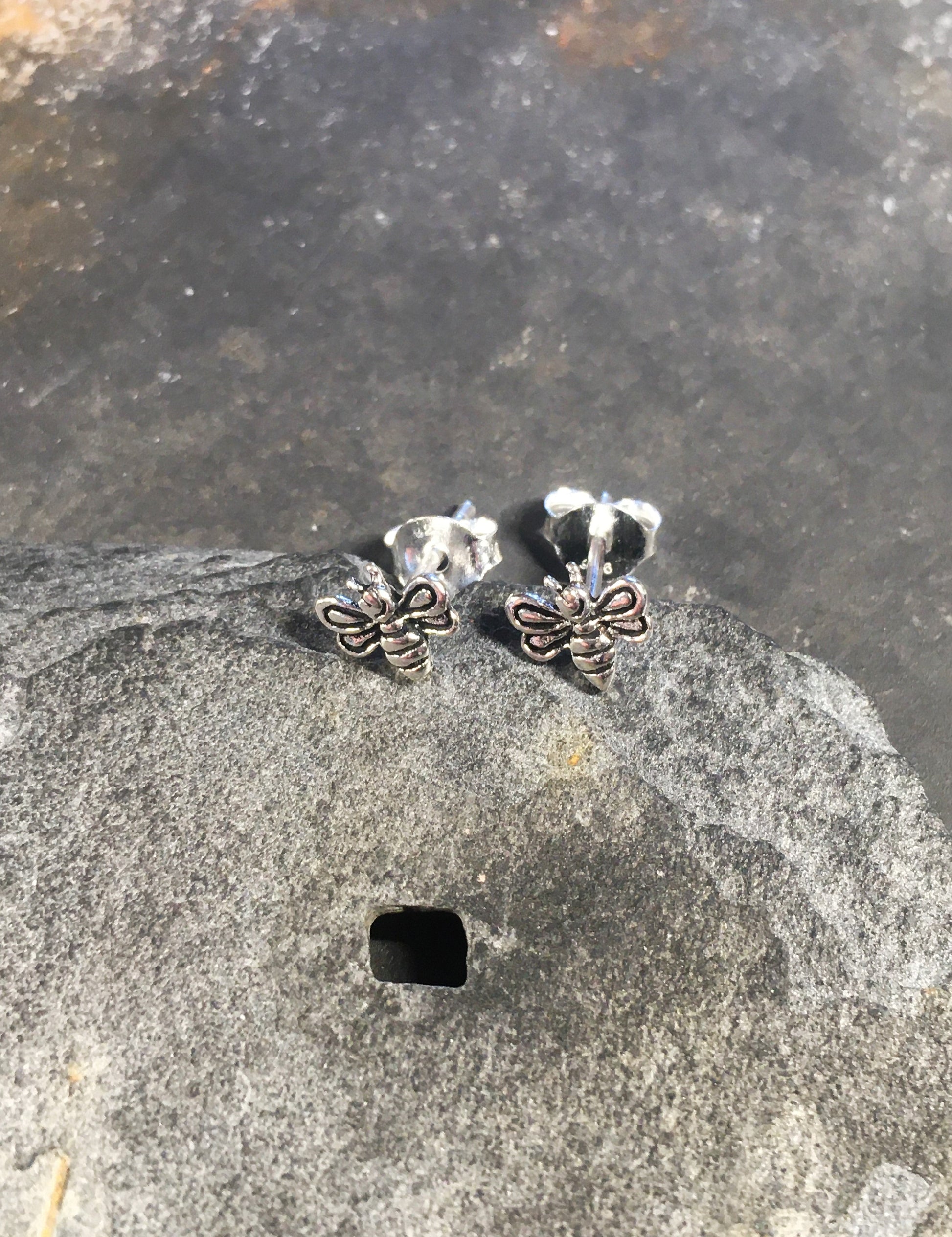 Silver Bee Stud 6mm