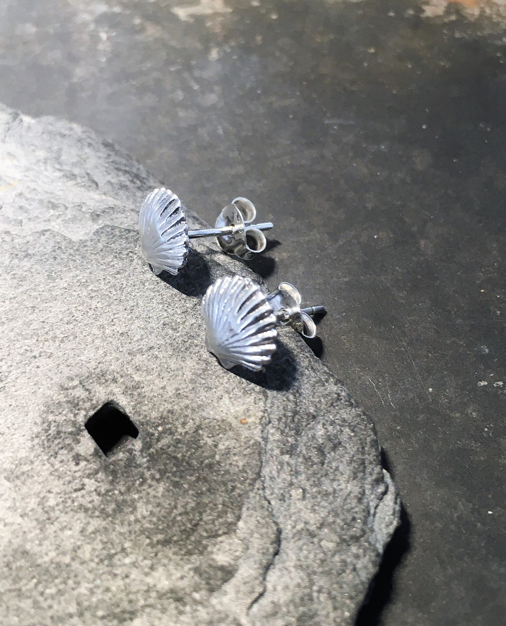 Clam Shell Stud 8 X 8mm