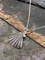 Clam Shell Pendant 17 X 17mm