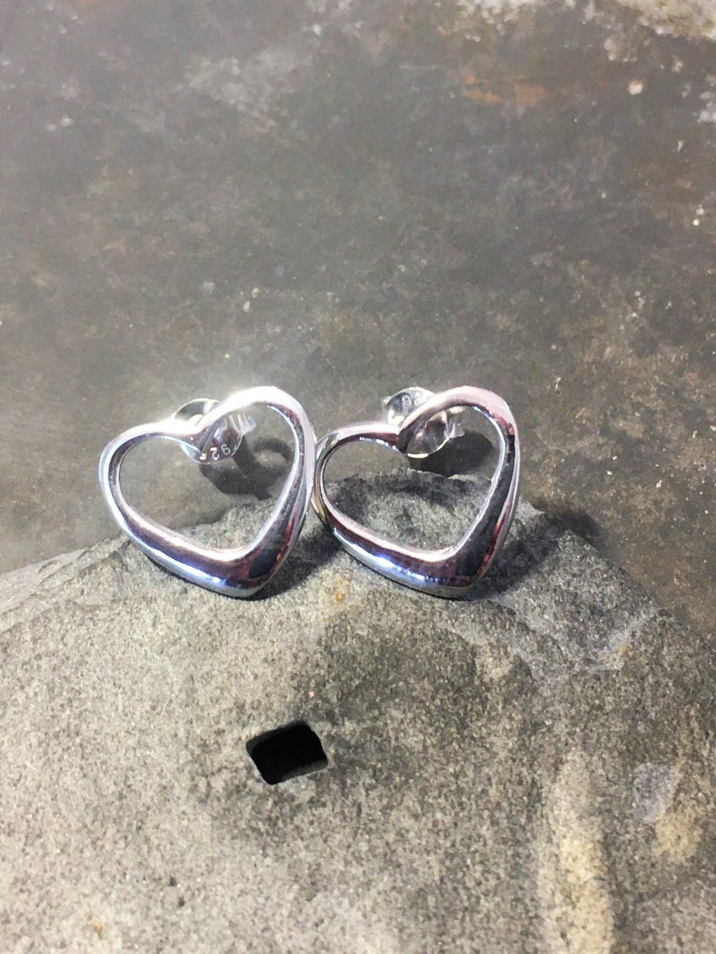 Outline Heart Stud 13 X 11mm