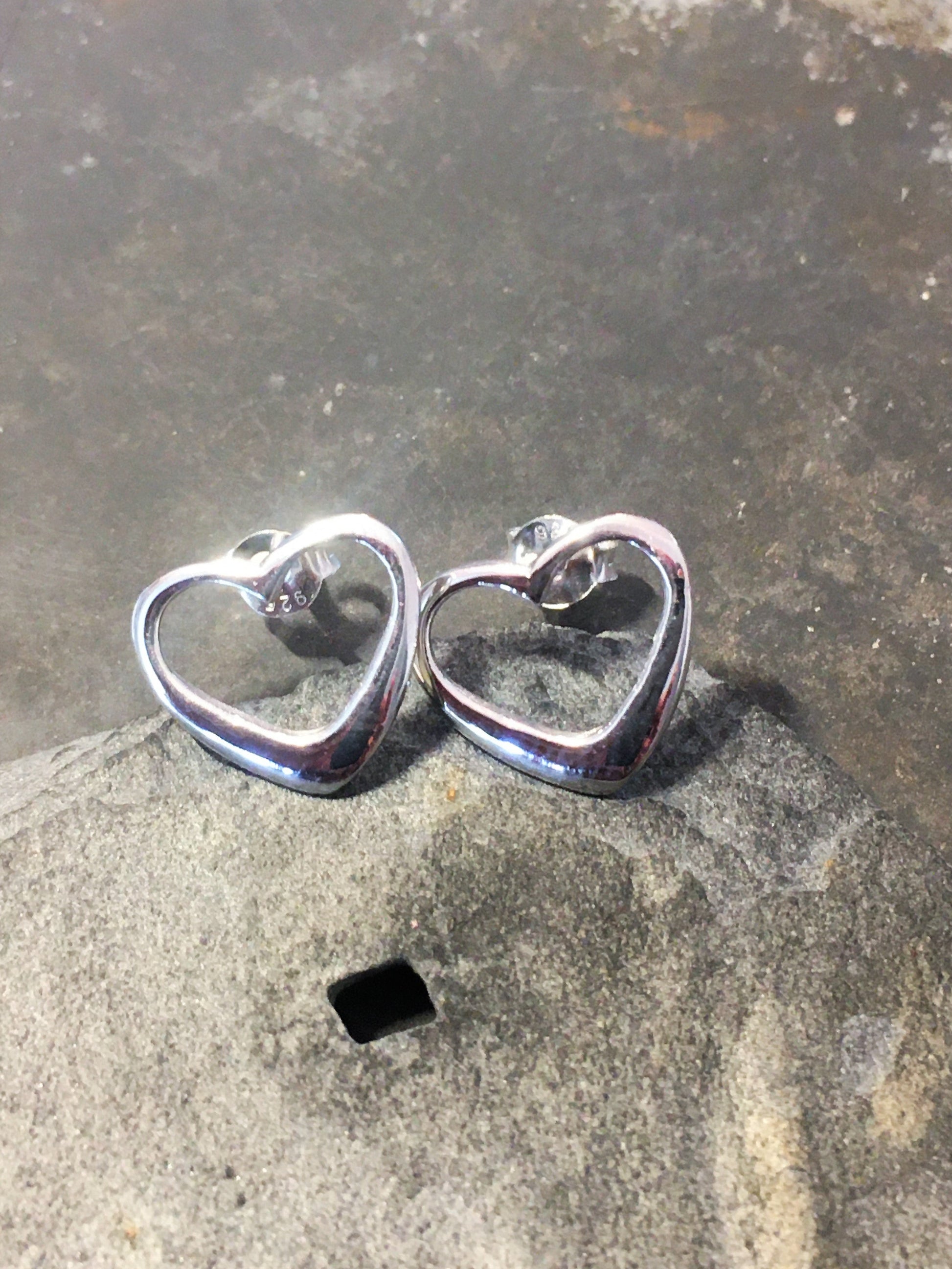 Outline Heart Stud 13 X 11mm