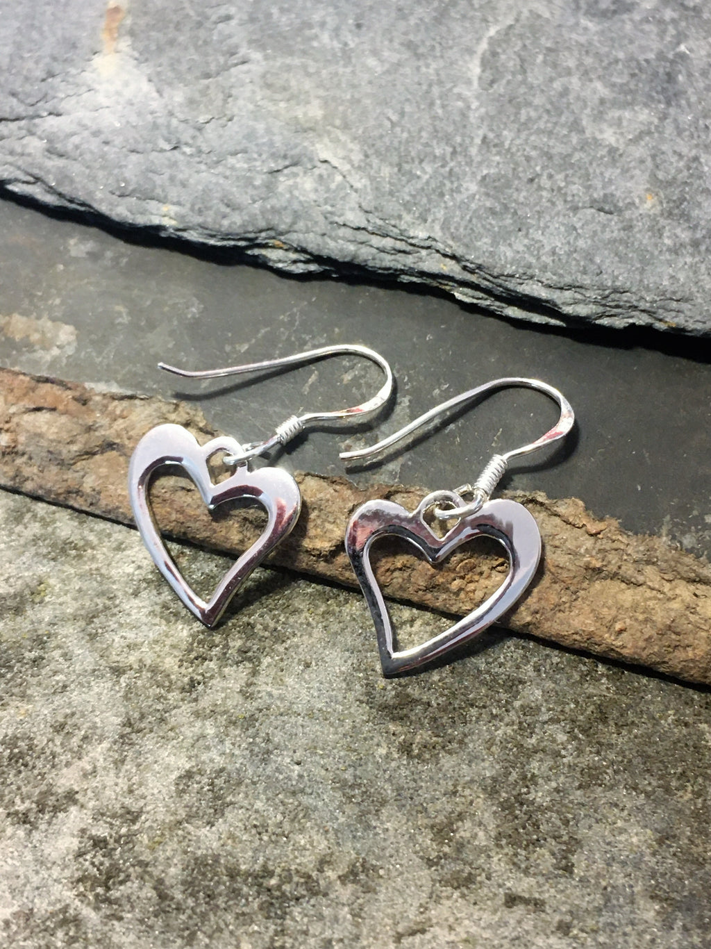 Outline Heart Earring 13mm Drop