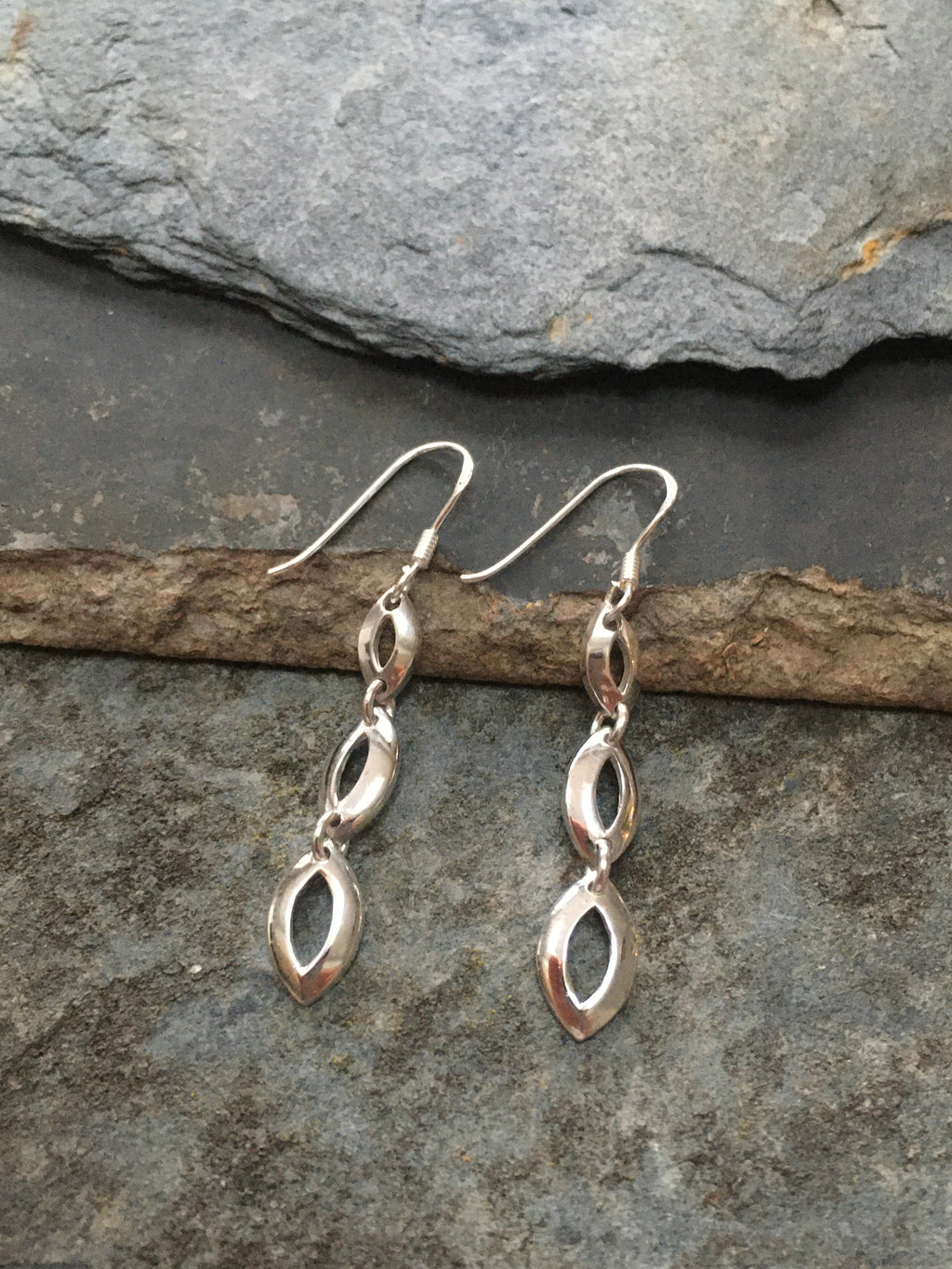 3 Open Shield Earring 32mmm Drop