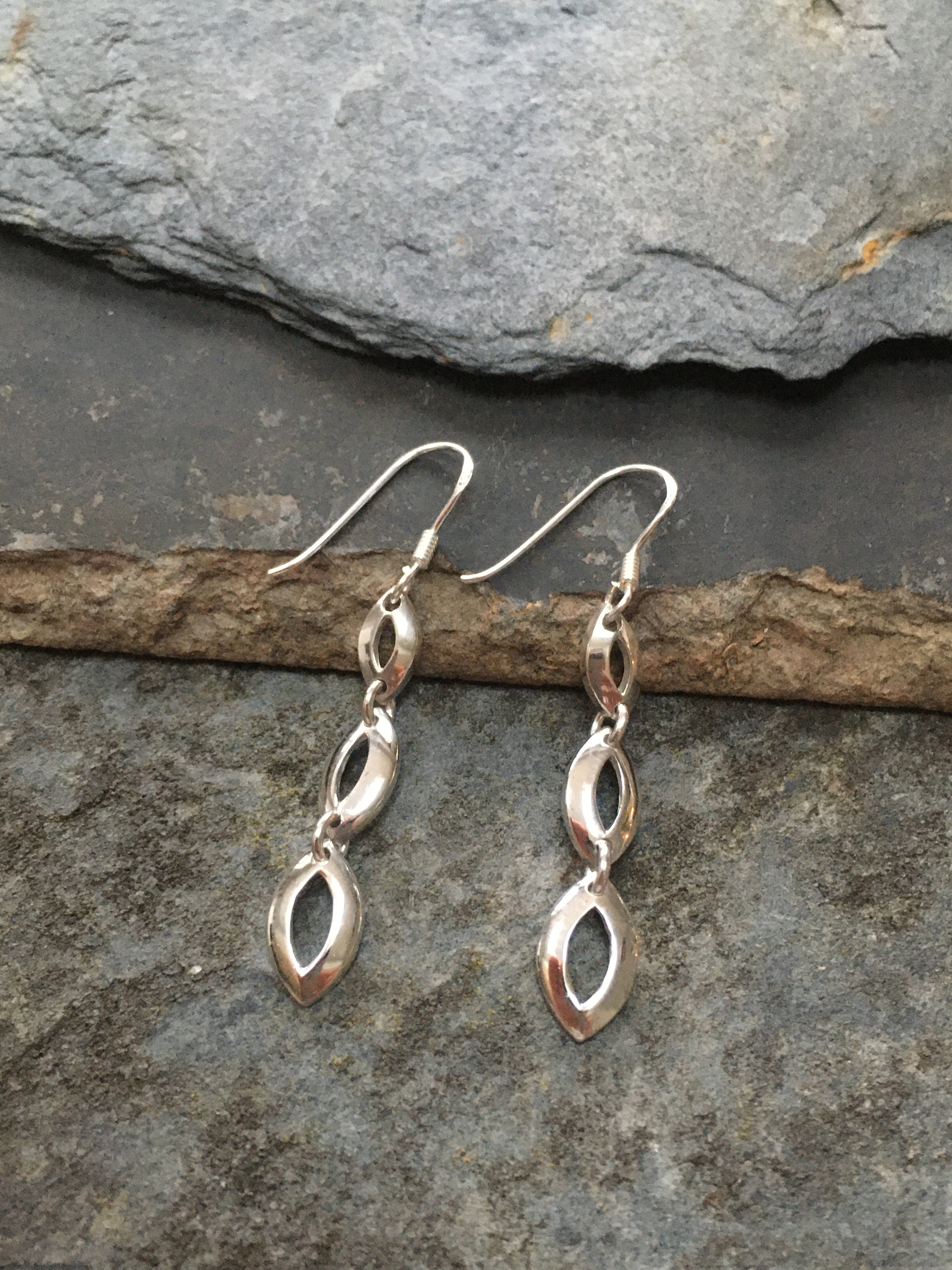 3 Open Shield Earring 32mmm Drop