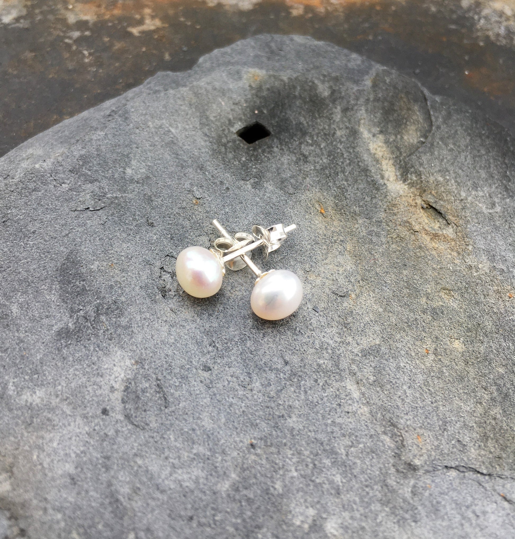 5mm Pearl Stud