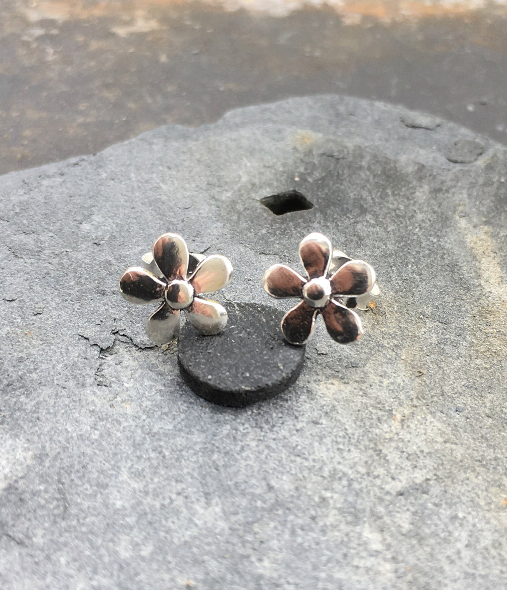 Daisy Stud