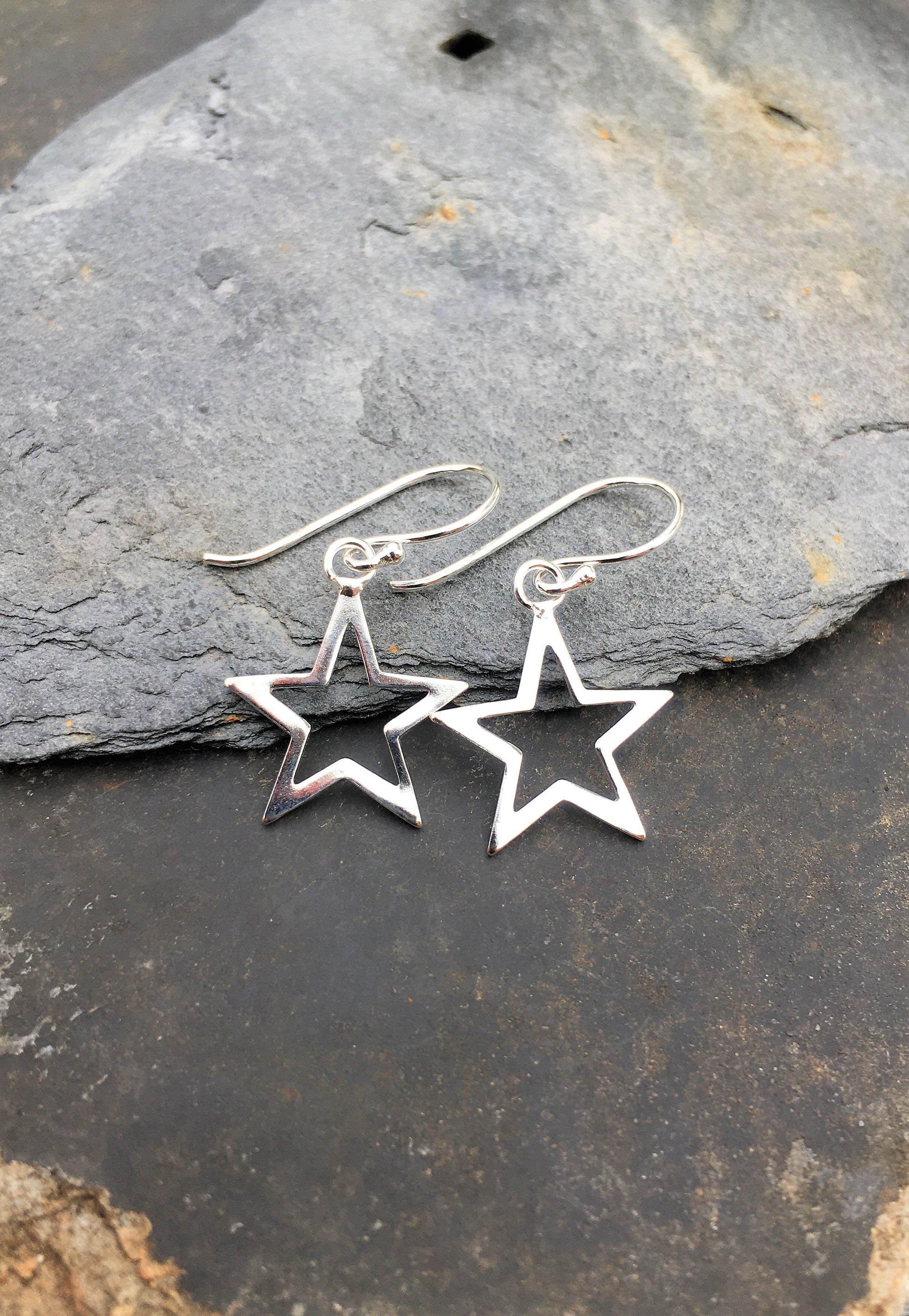 Outline Star Earring