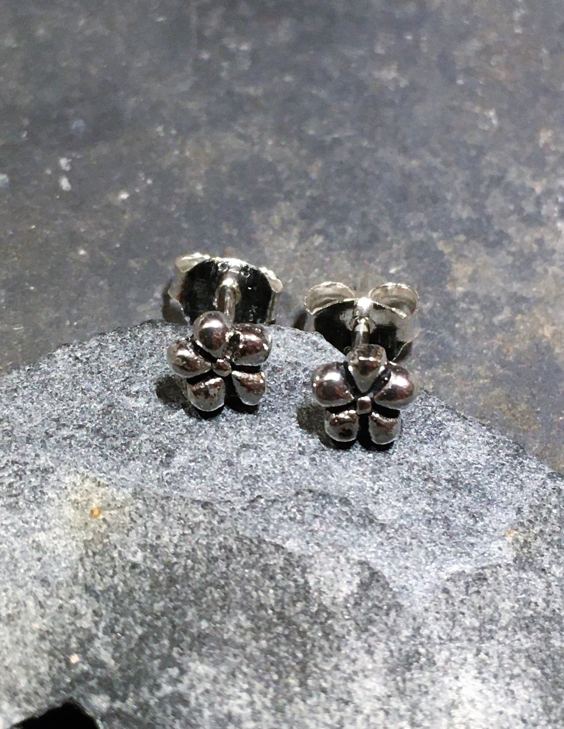 Flower Stud 4mm