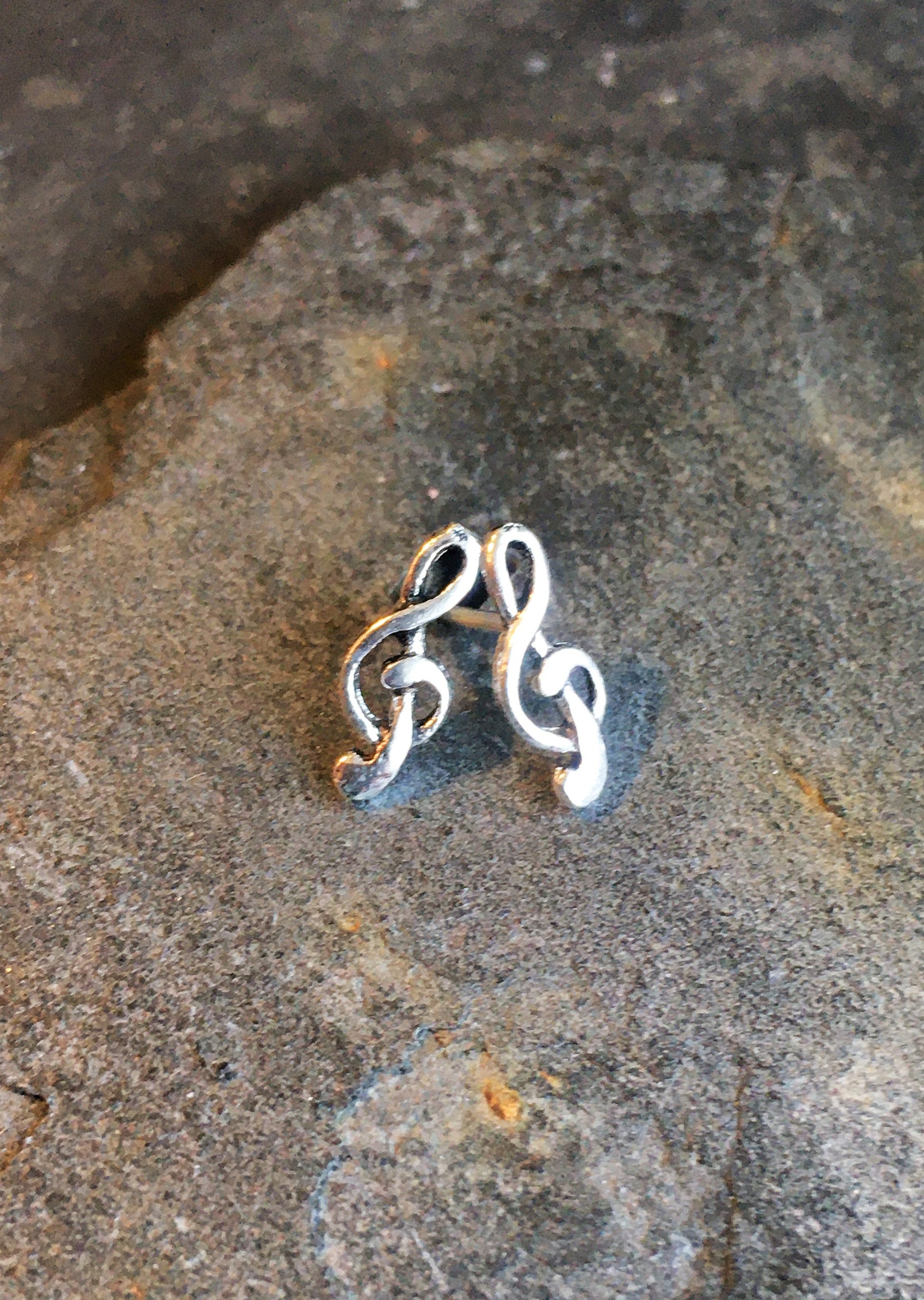10mm Treble Clef Stud