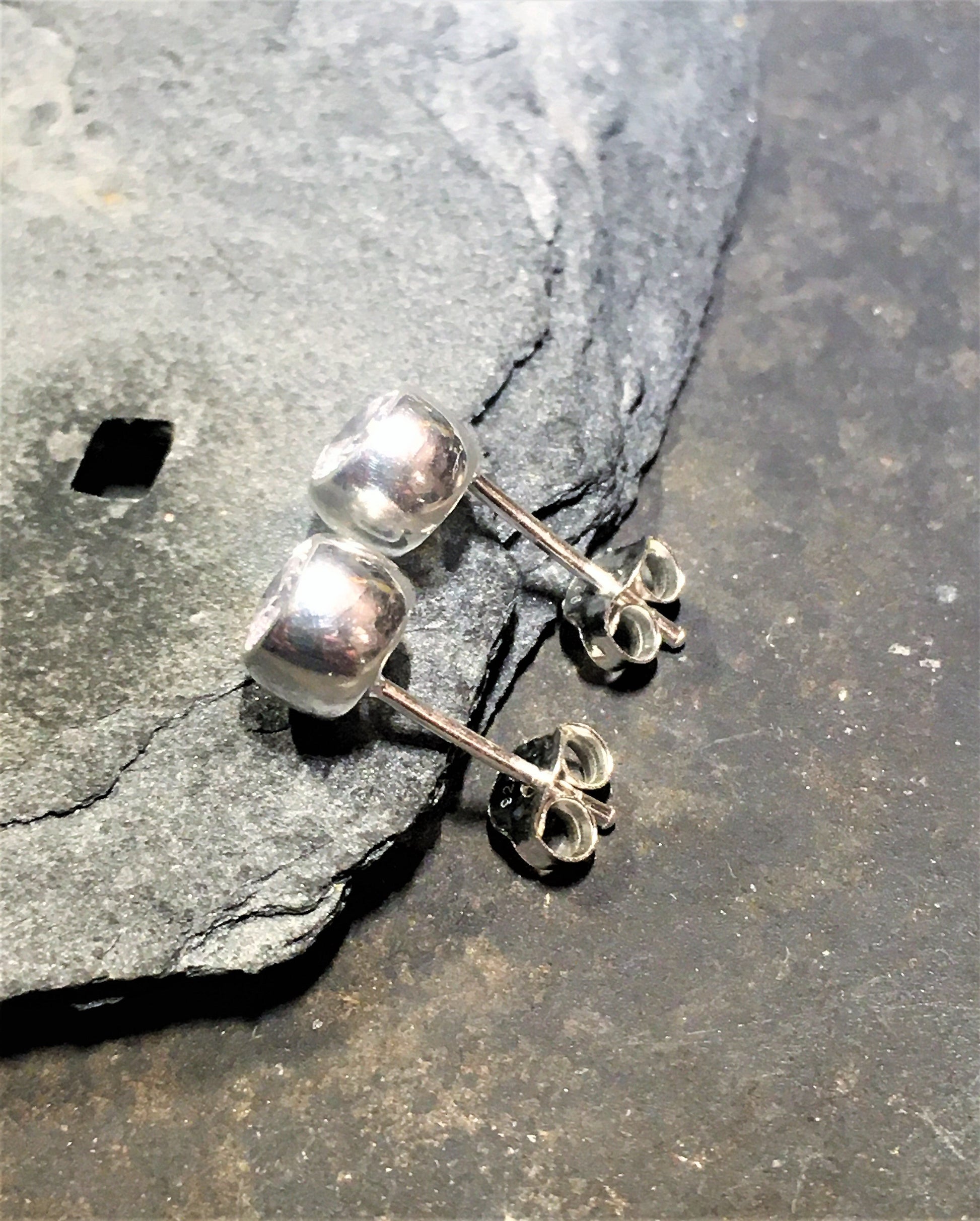 Round Cubic Zirconia Stud 6mm Dia