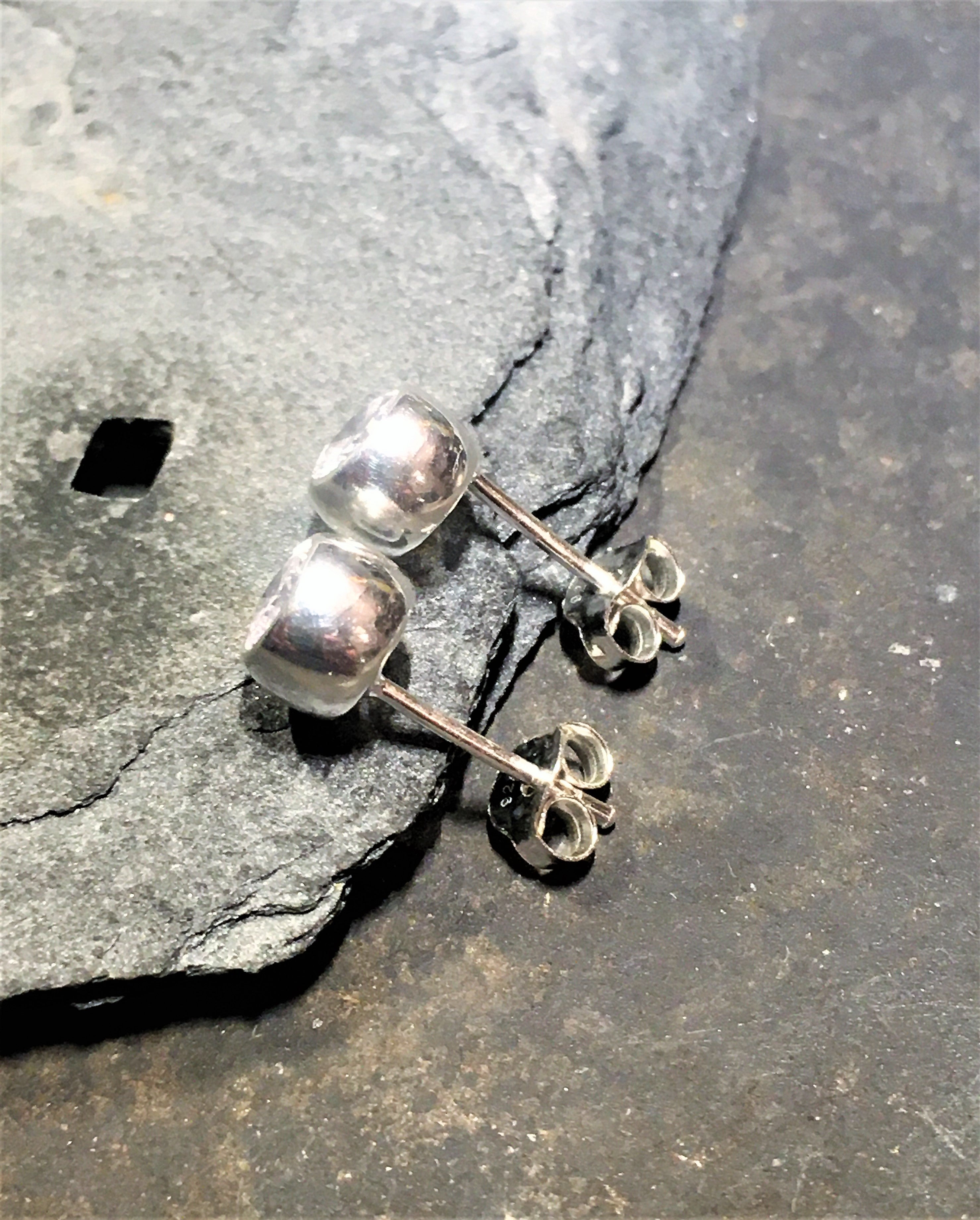 Round Cubic Zirconia Stud 6mm Dia