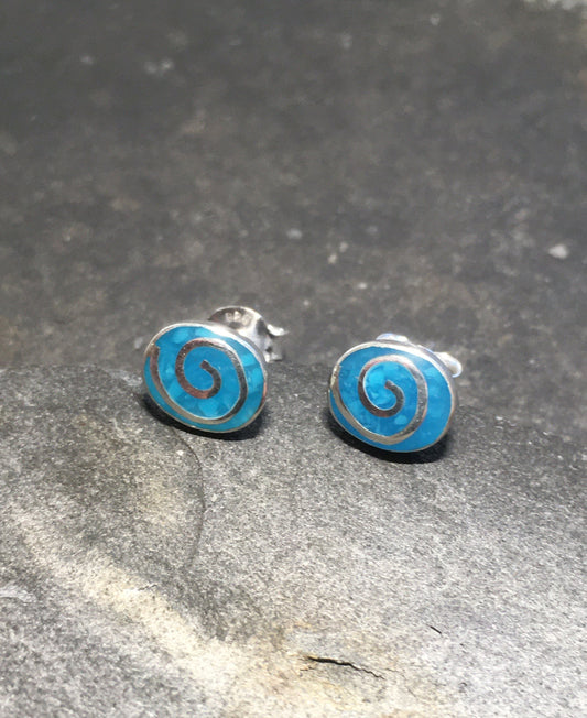 SS332B - 7MM X 6MM OVAL BLUE SWIRL STUD