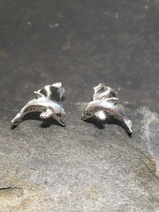 SS328B - DOLPHIN STUD 9MM X 4MM