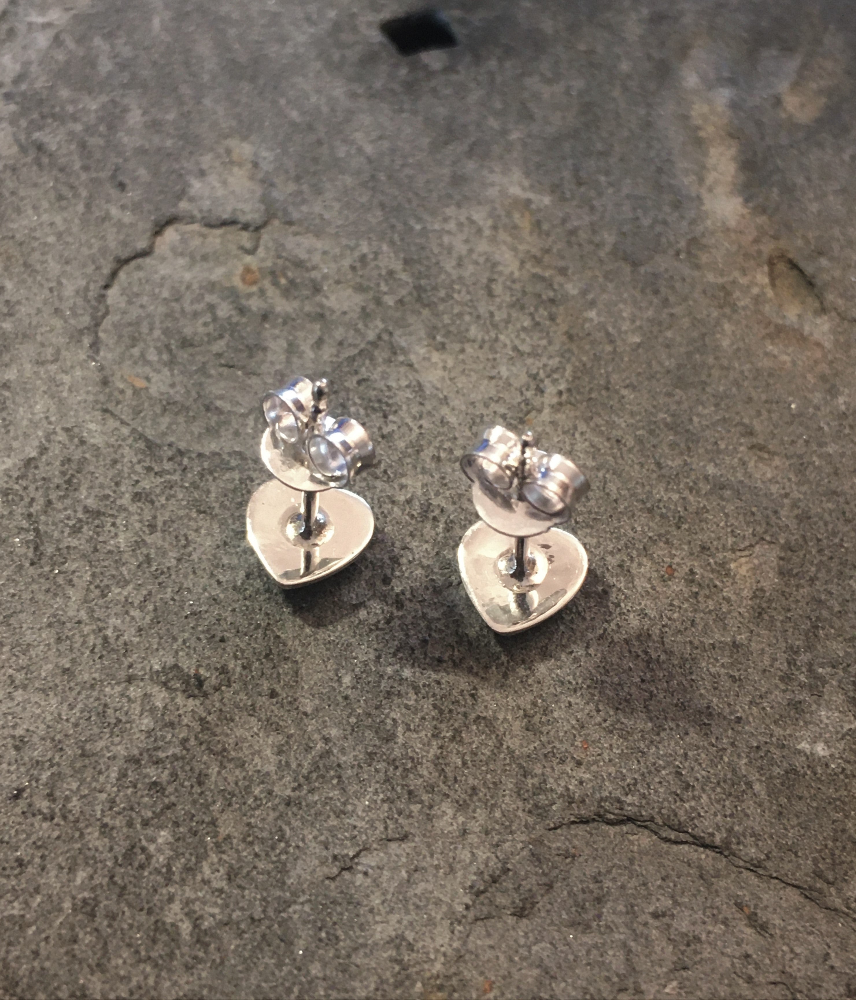 8mm Re-Con Blue Tq Heart Stud