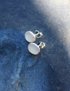 Mother of Pearl Oval Stud 7mm X 6mm