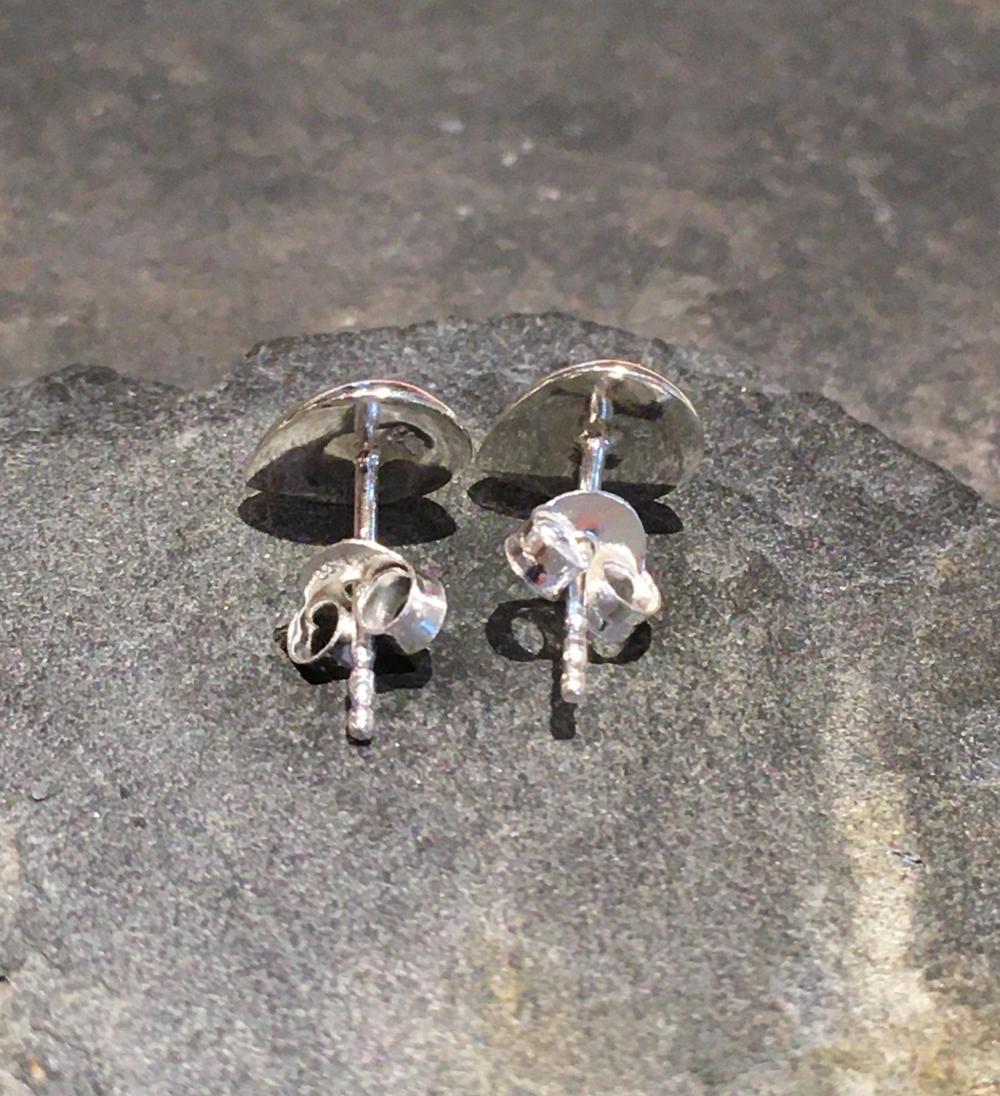 Black Teardrop Stud 6mm