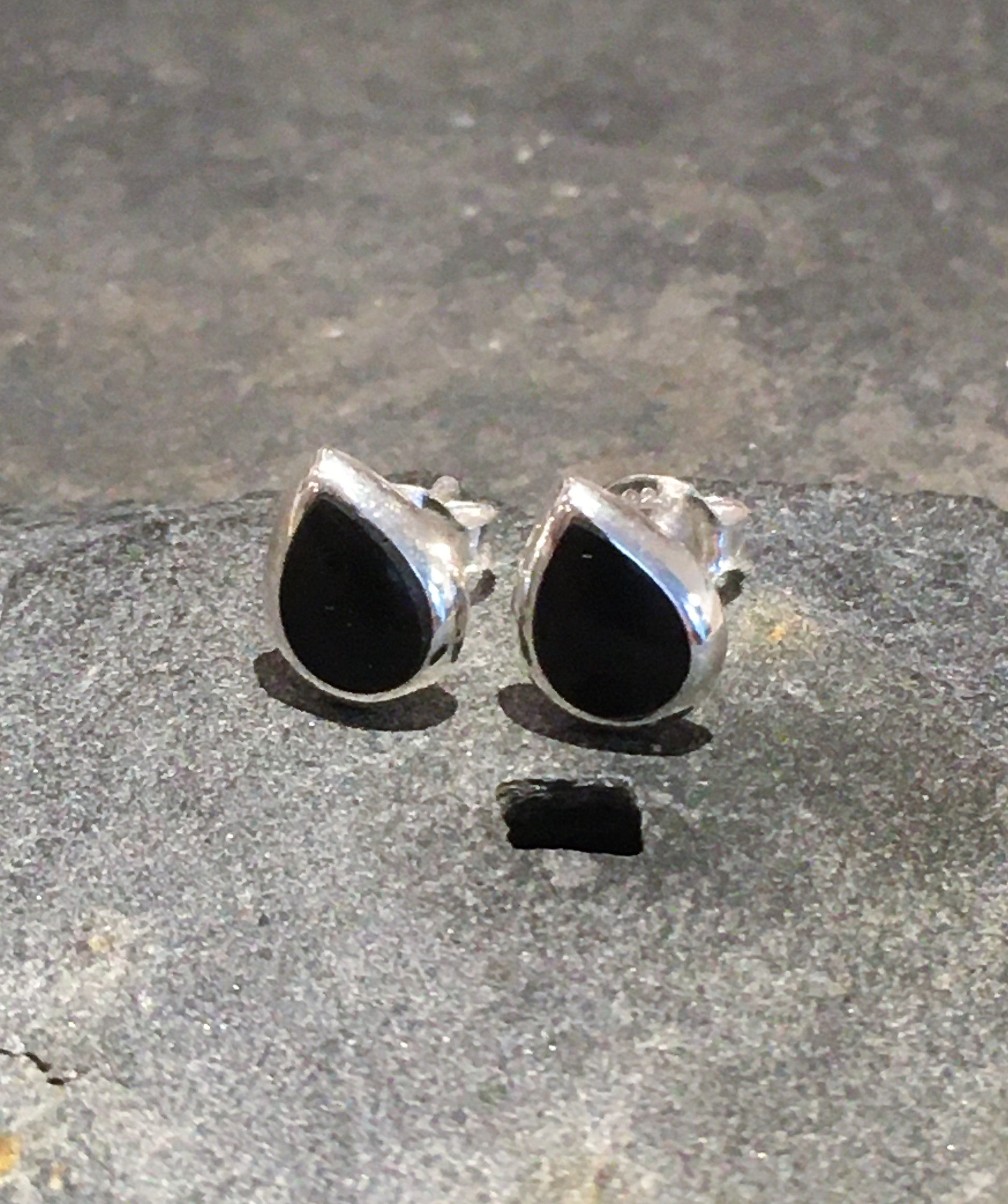 Black Teardrop Stud 6mm