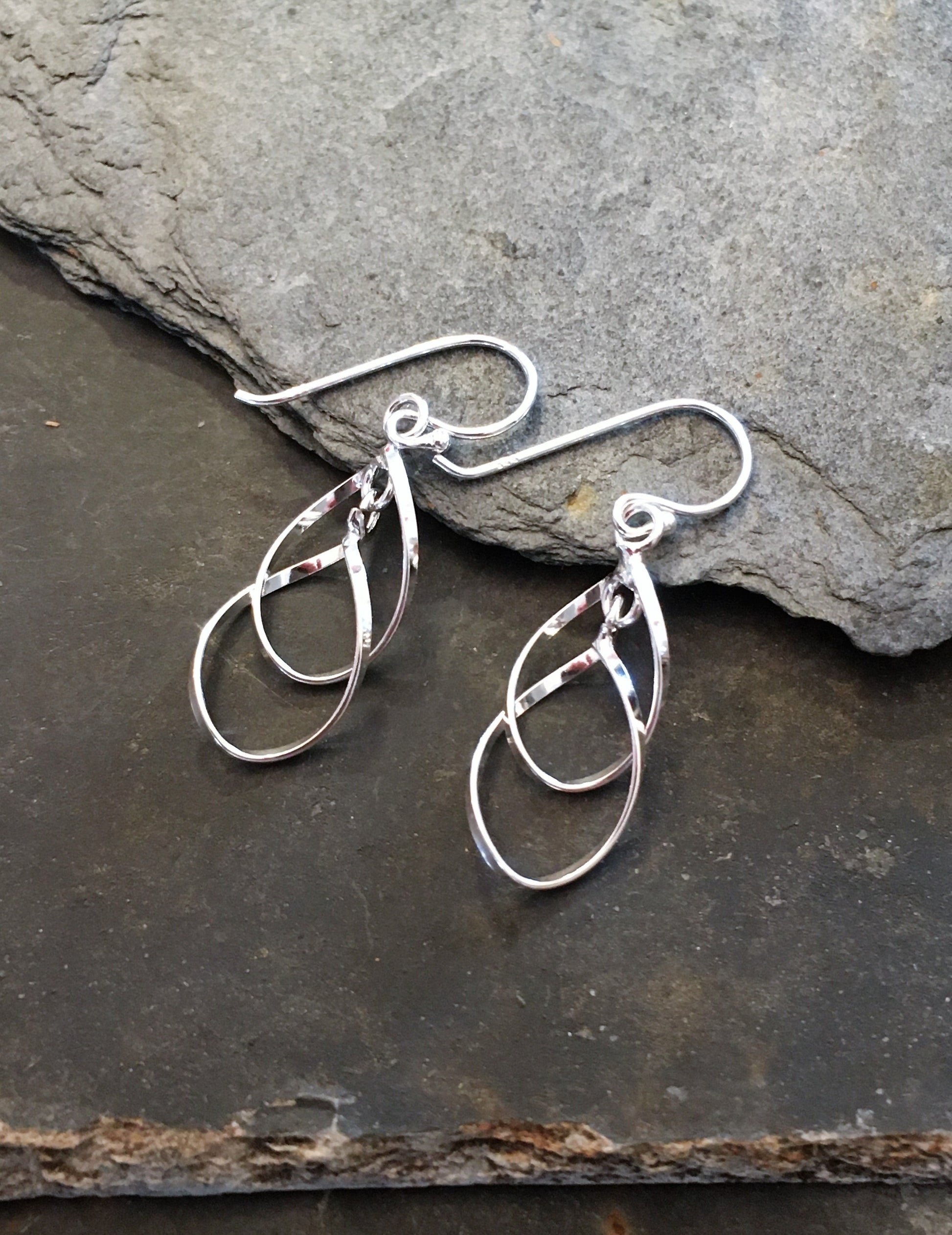 Oval Wire Twist 24mm Drop