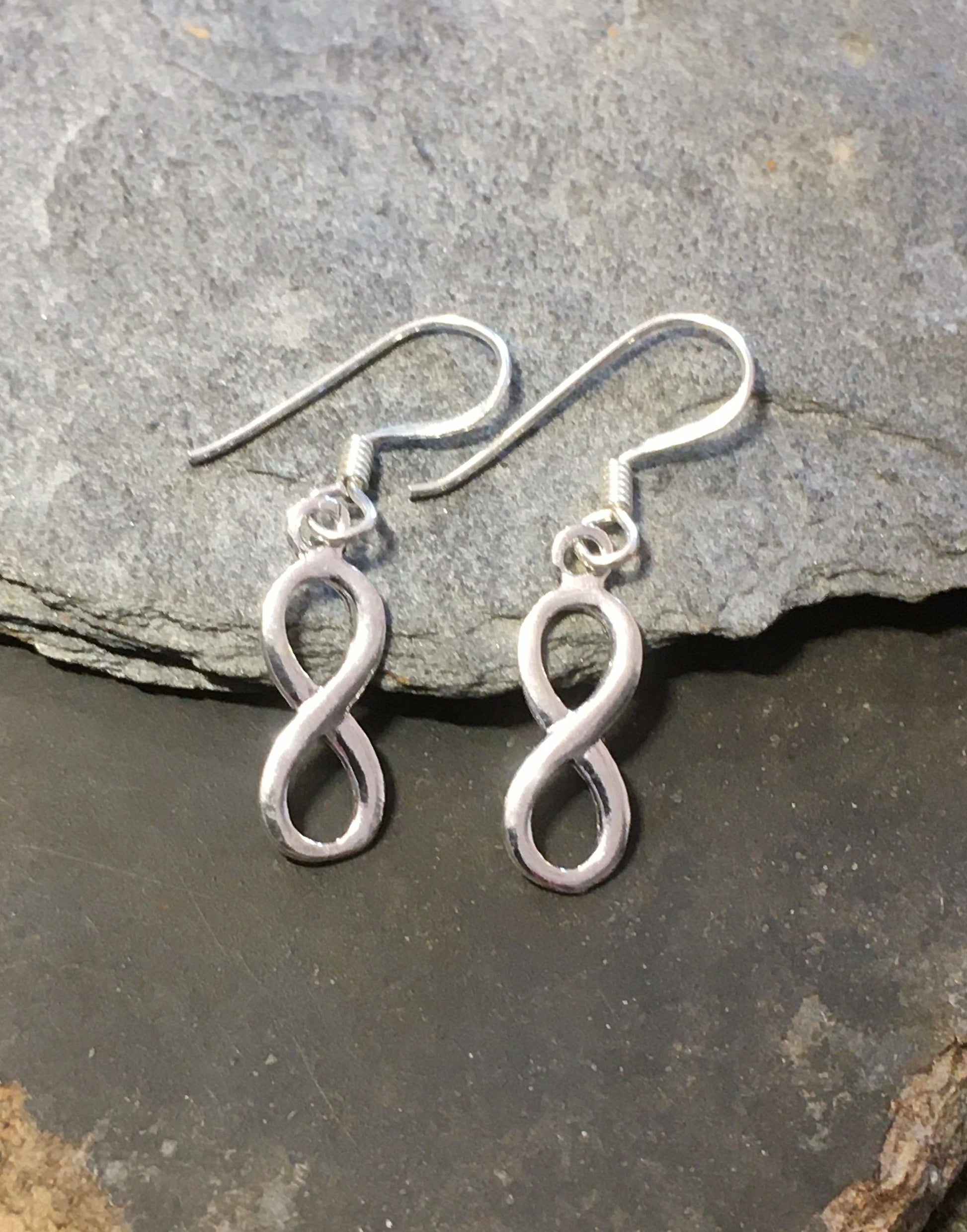 Infinity Earring 16mm Drop