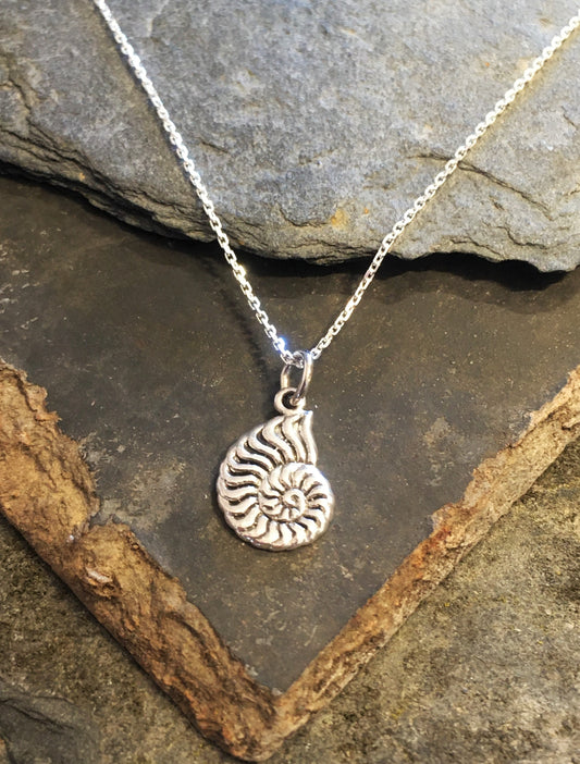 SP209BC - SILVER AMMONITE PENDANT 14 X 10MM